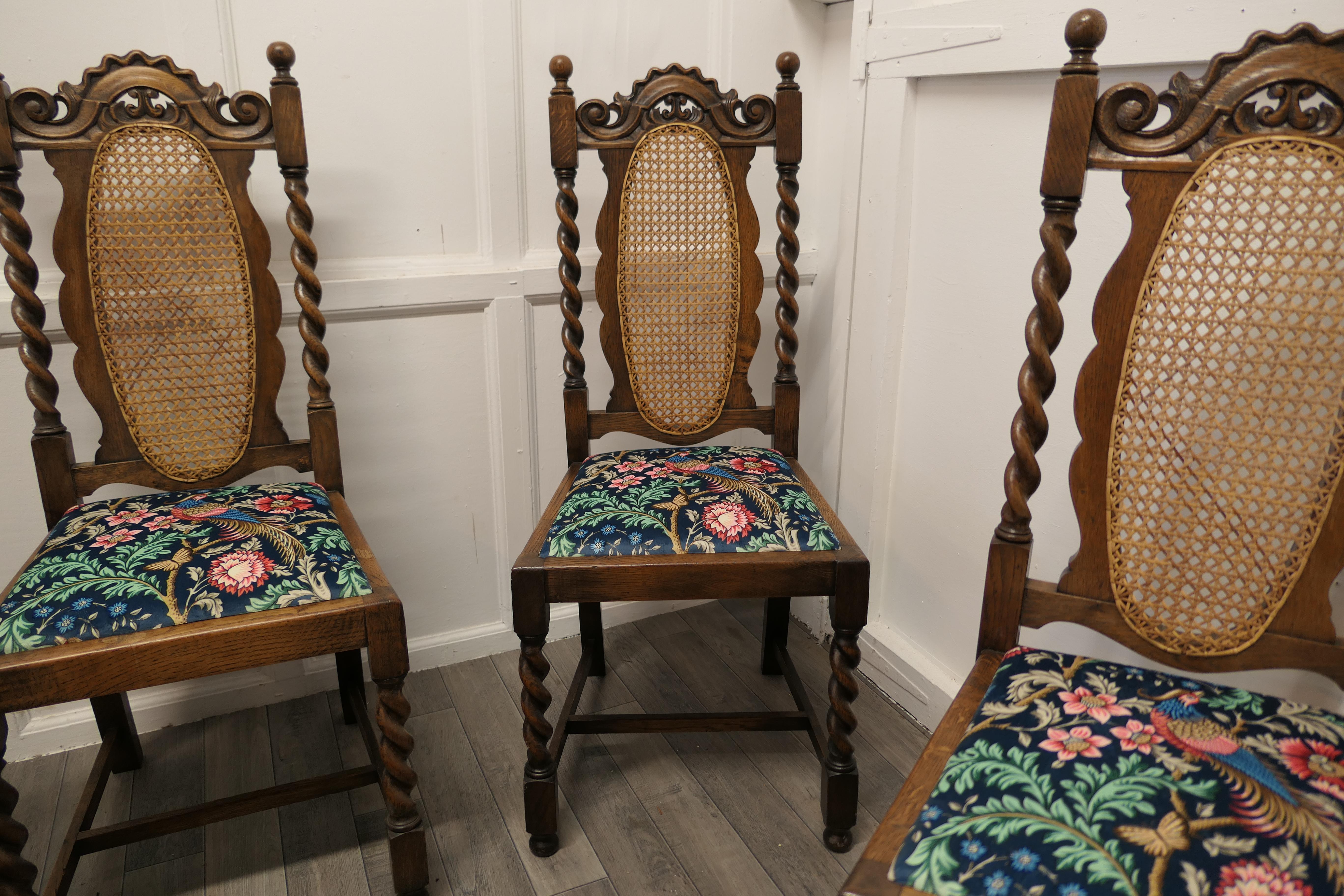 Set of 4 Victorian Barley Twist Oak Dining Chairs In Good Condition In Chillerton, Isle of Wight