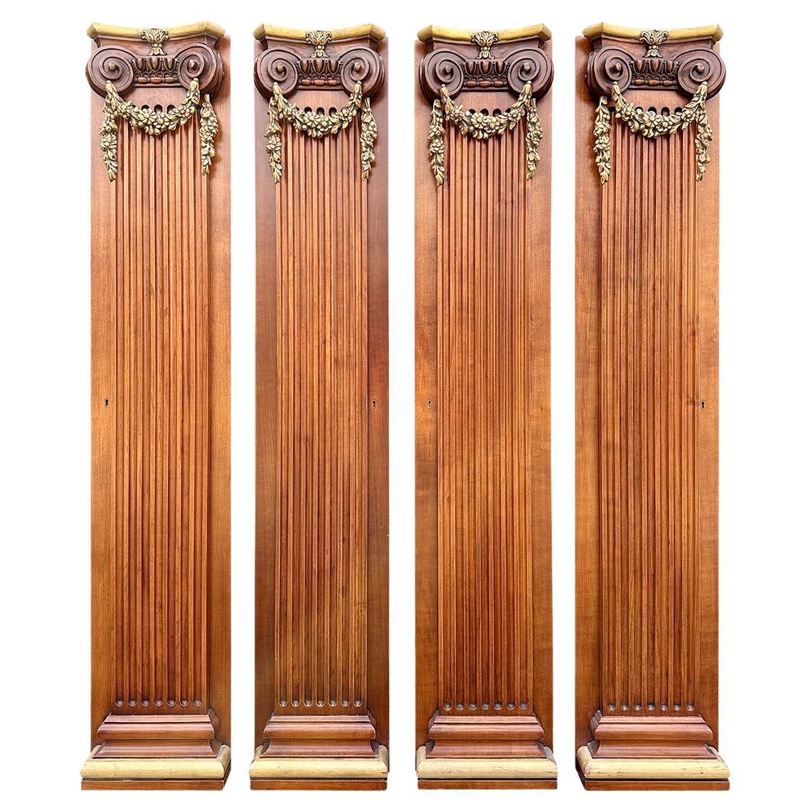 A Set Of 4 Walnut Italian Pilaster Columns With Gilt Carved Capitals  For Sale