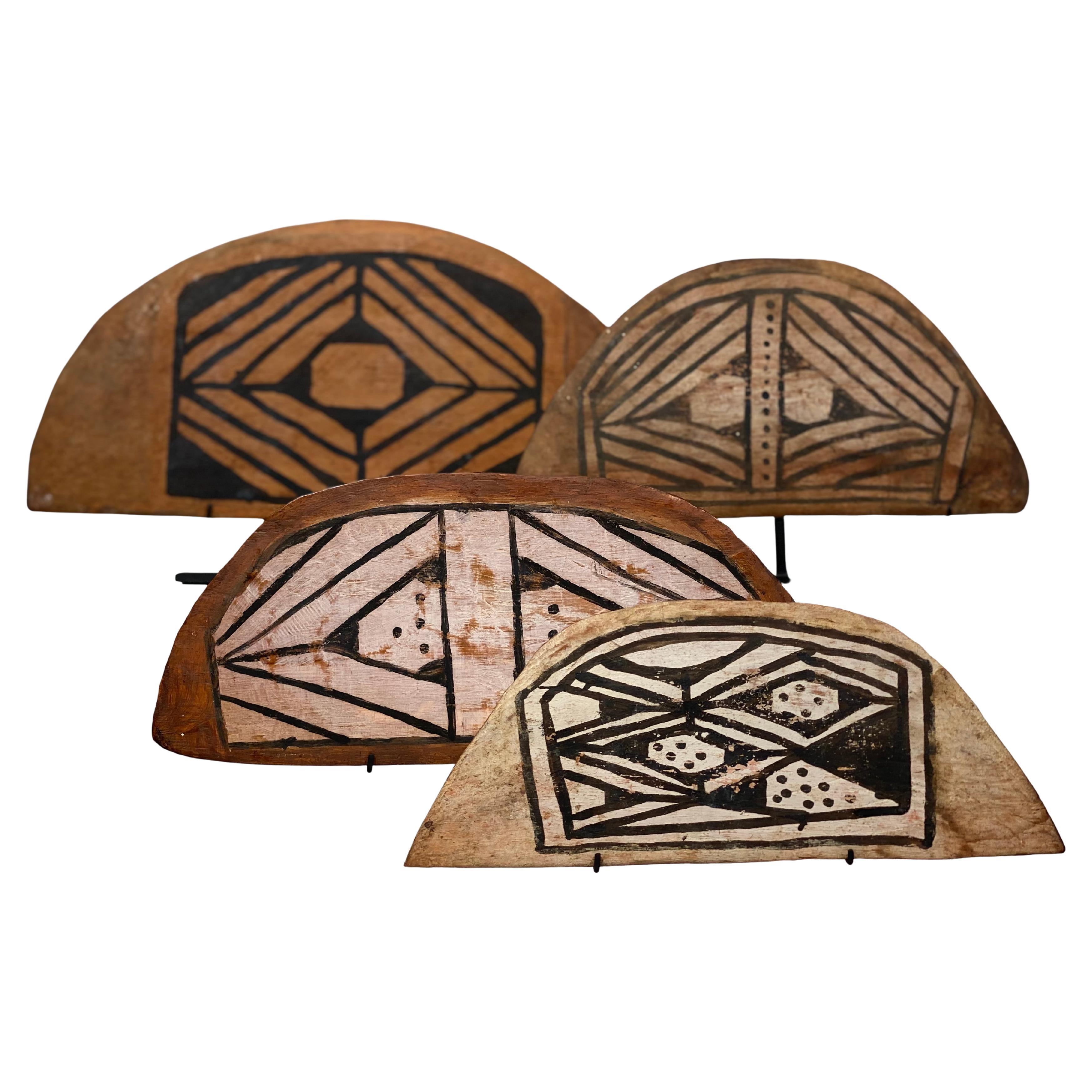 Un juego de 4 espátulas de madera