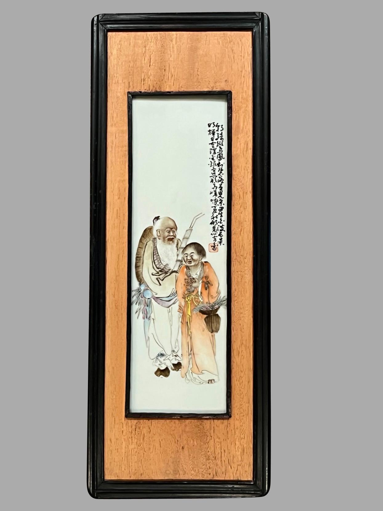 Porcellana A Set of 5 Framed Chinese Paintings on Porcelain of Traditionally Garbed Figures in vendita