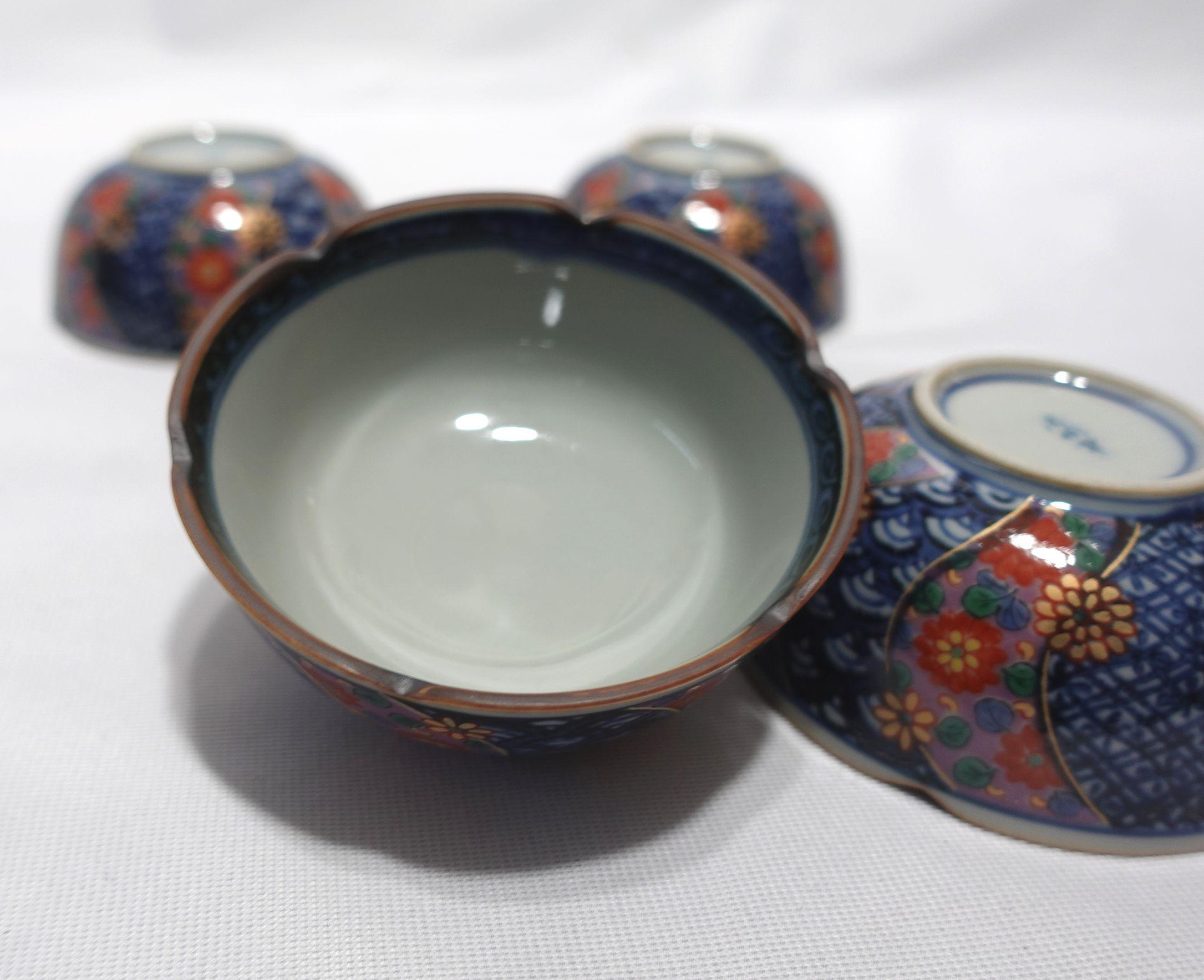 A Set of 5 Japanese Aritayaki Imari bowls, marked on the Bottom For Sale 5