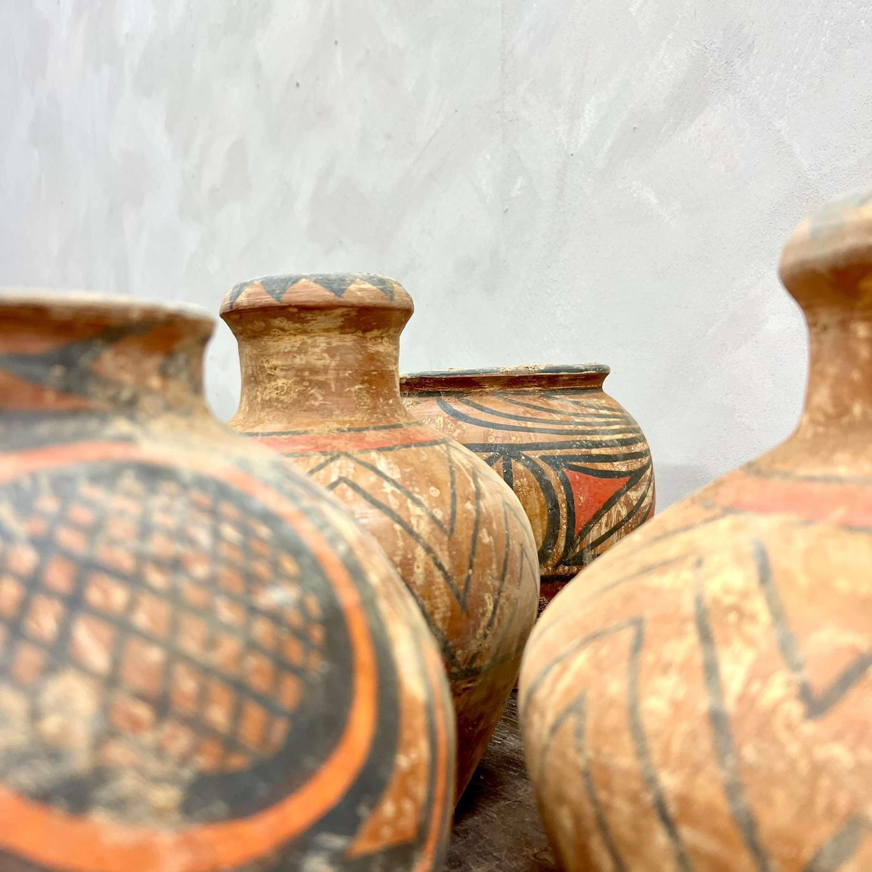 A Set of 5 Neolithic Majia Kiln Chinese Pottery In Good Condition In Southampton, GB