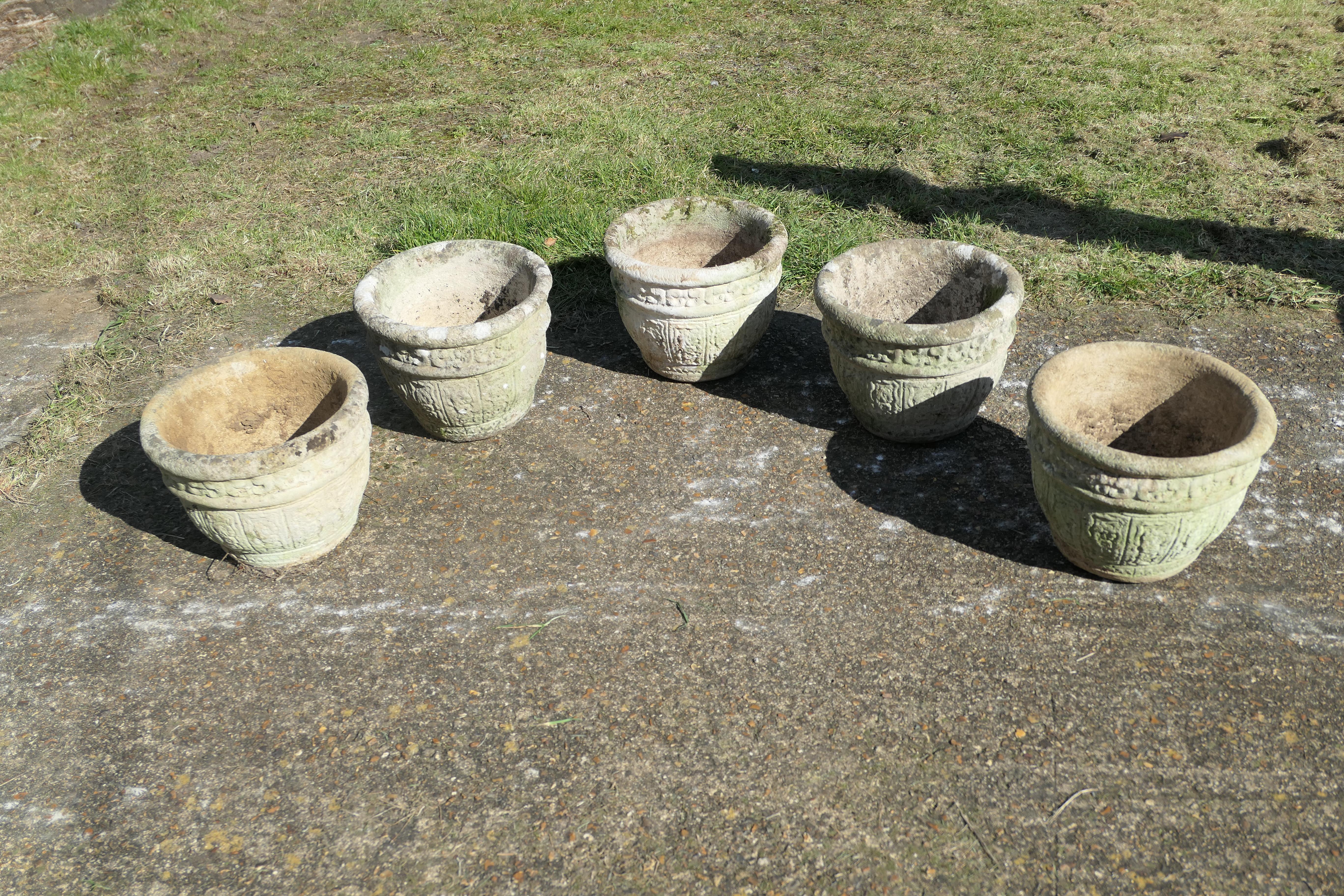 Mid-Century Modern A set of 5 Studio Stonehouse Cotswold Planters  This is a good large set For Sale