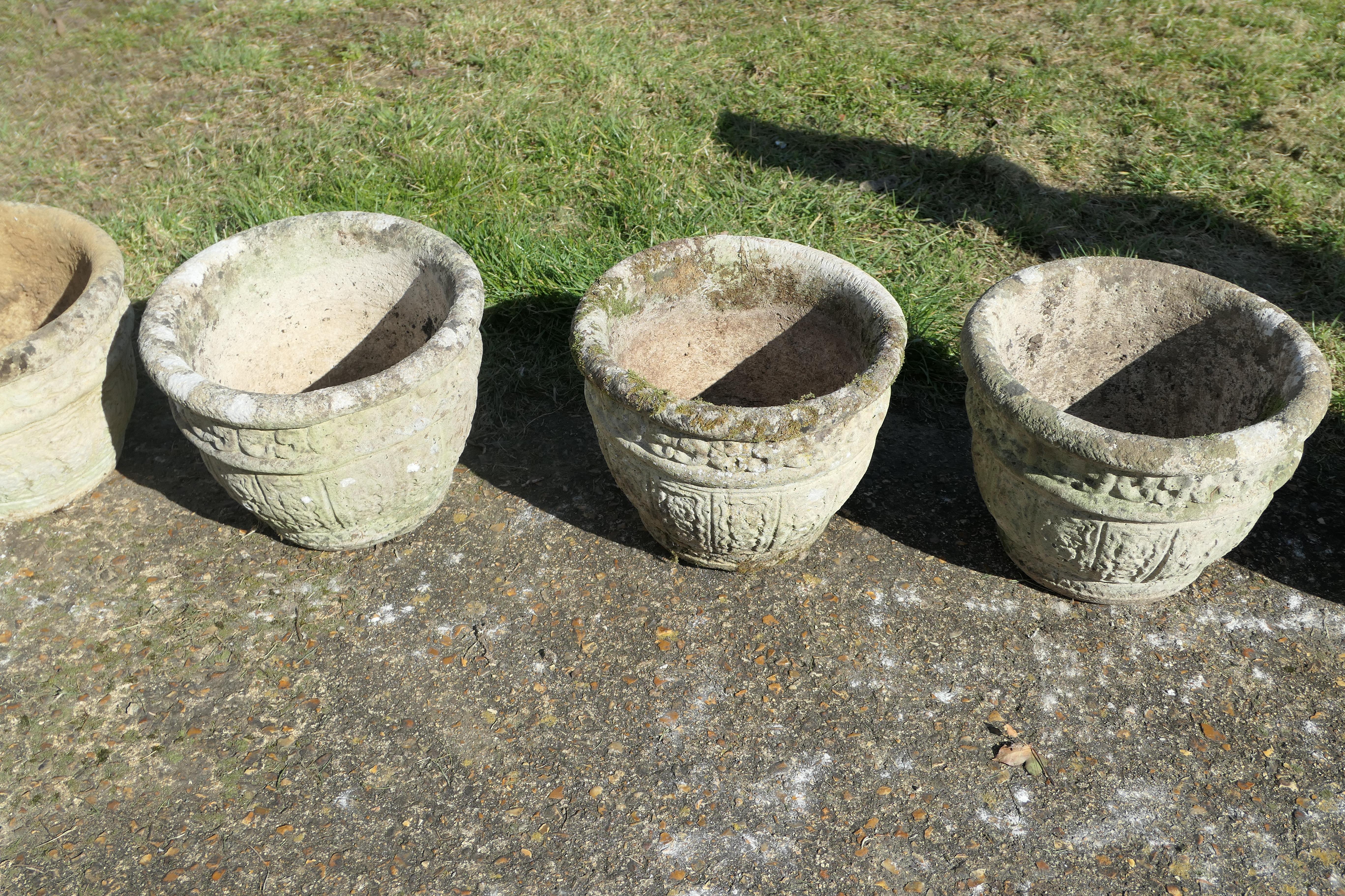 Cast Stone A set of 5 Studio Stonehouse Cotswold Planters  This is a good large set For Sale