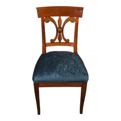 A set of 6 Biedermeier Chairs, 1820, walnut