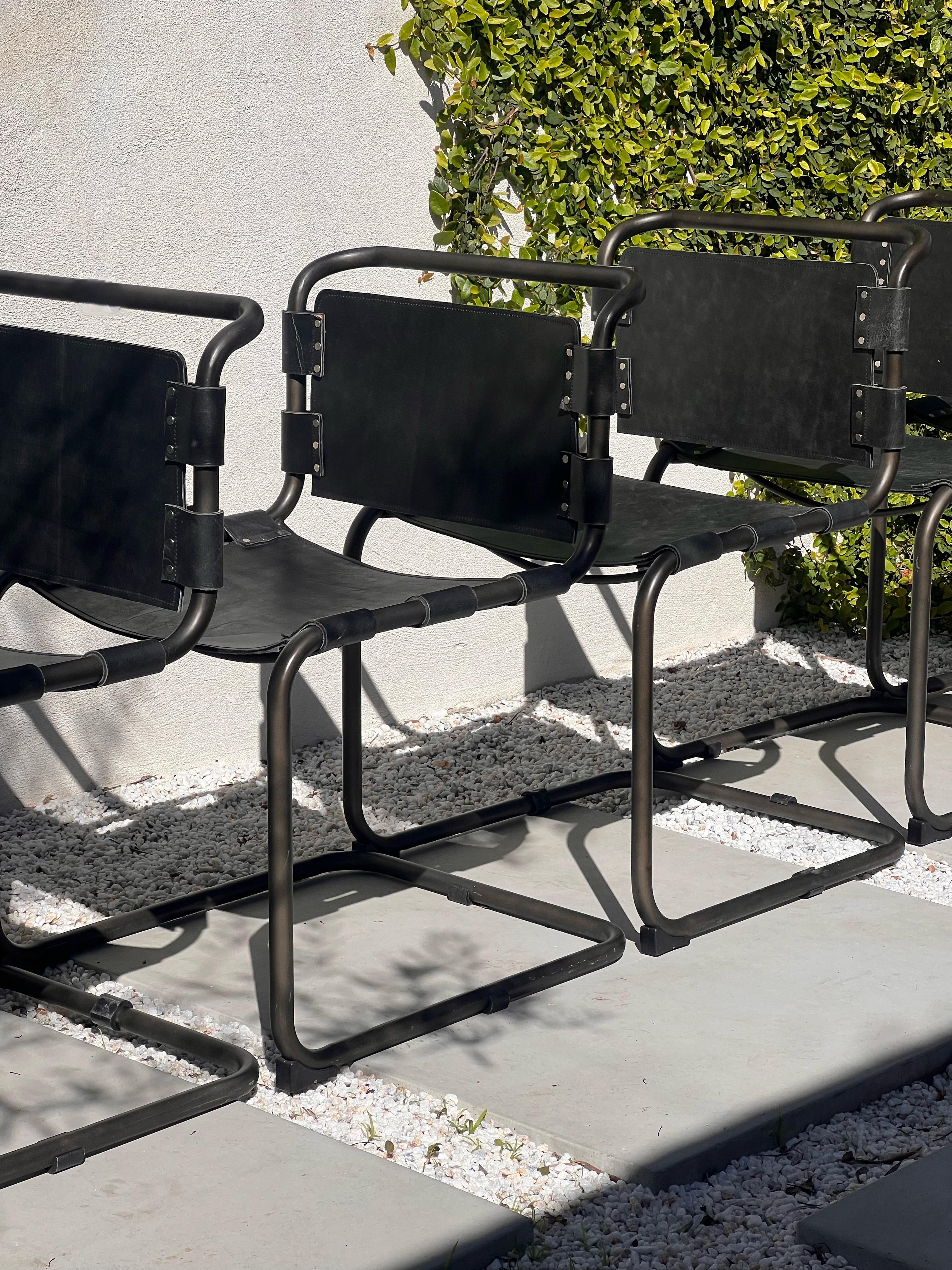 A set of 6 cantilever leather and metal chrome dining chairs, 20th century 3