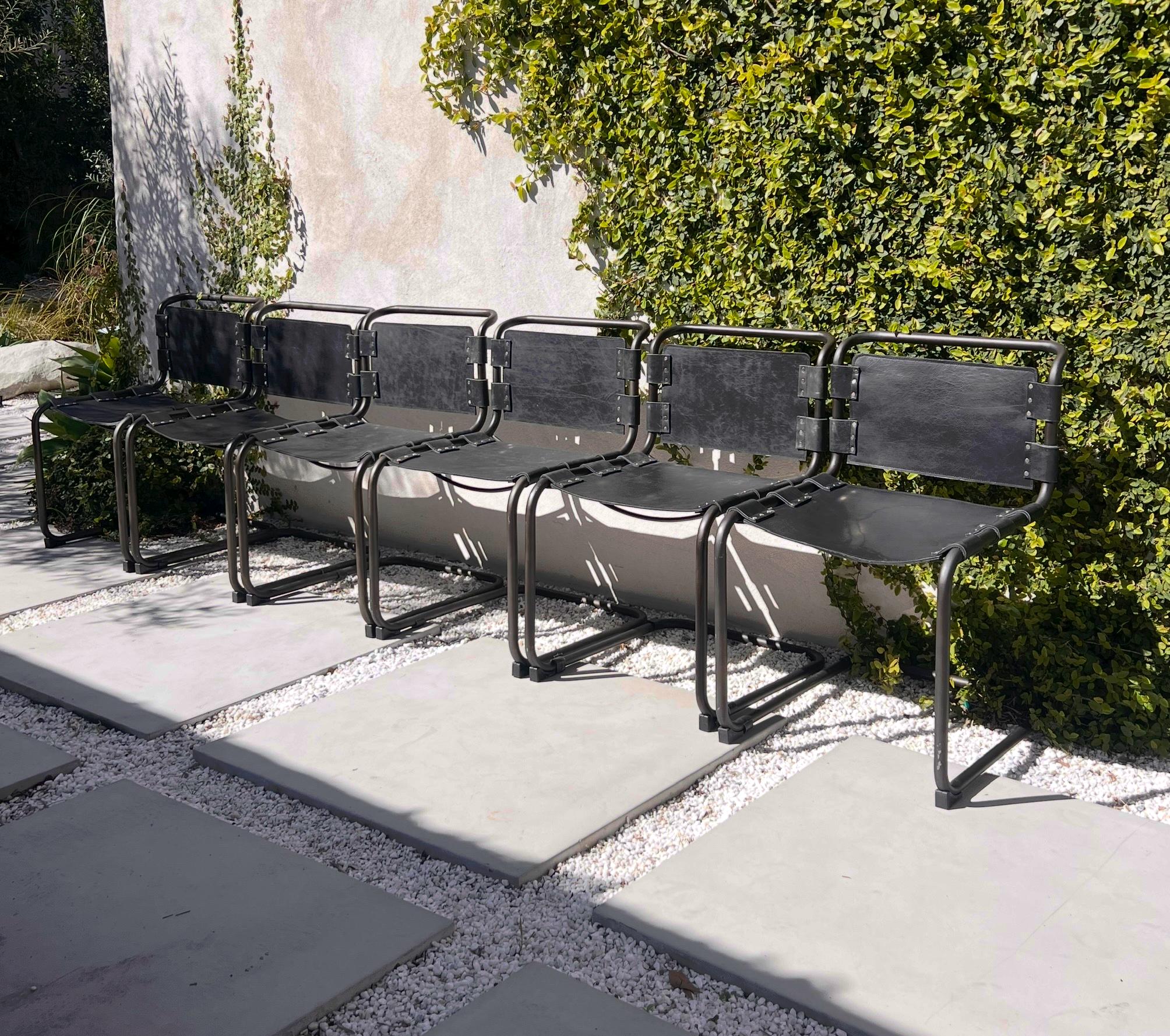 A set of 6 cantilever leather and metal chrome dining chairs, 20th century 4