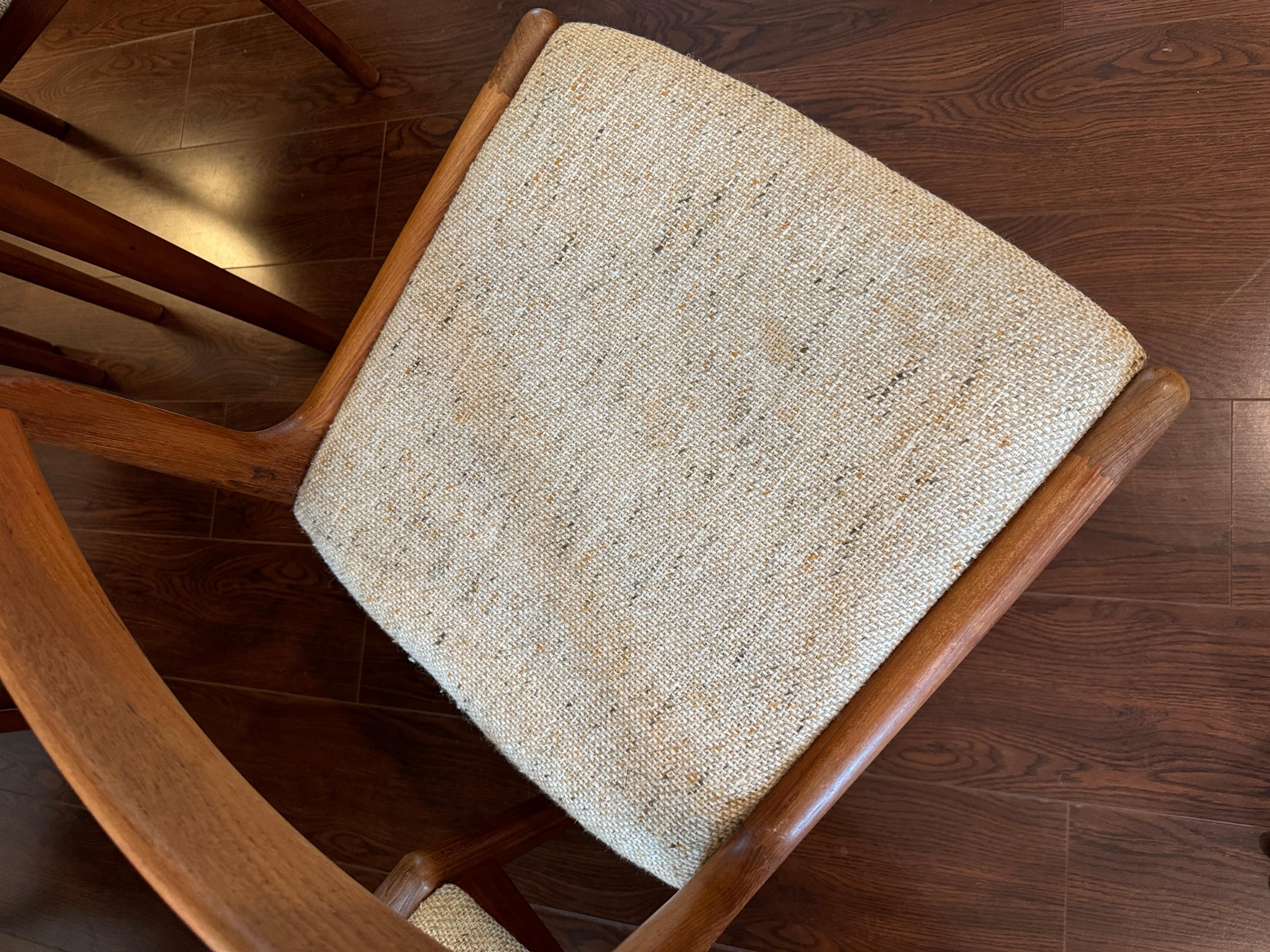 Mid-Century Modern A set of 6 Danish dining chairs by Ansager Mobler, circa 1960s