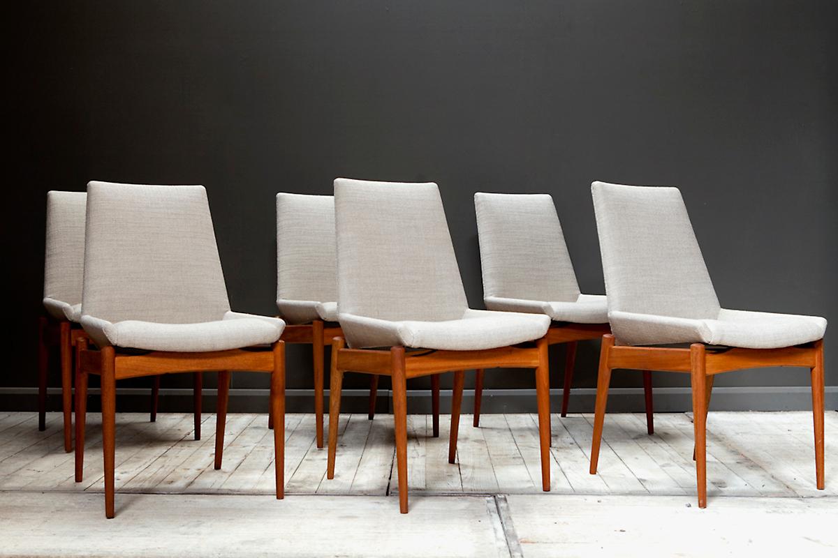 Britannique Un ensemble de 6 chaises de salle à manger par Robert Heritage pour Archie Shine en vente