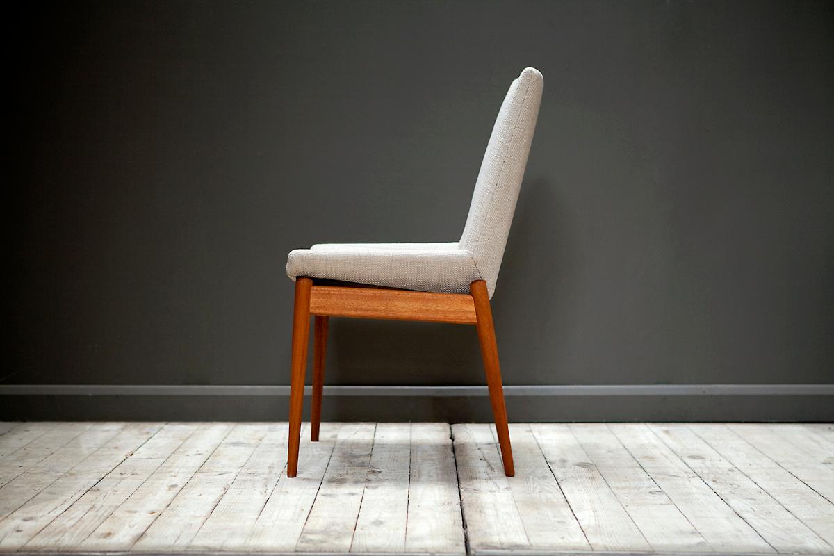 Teck Un ensemble de 6 chaises de salle à manger par Robert Heritage pour Archie Shine en vente