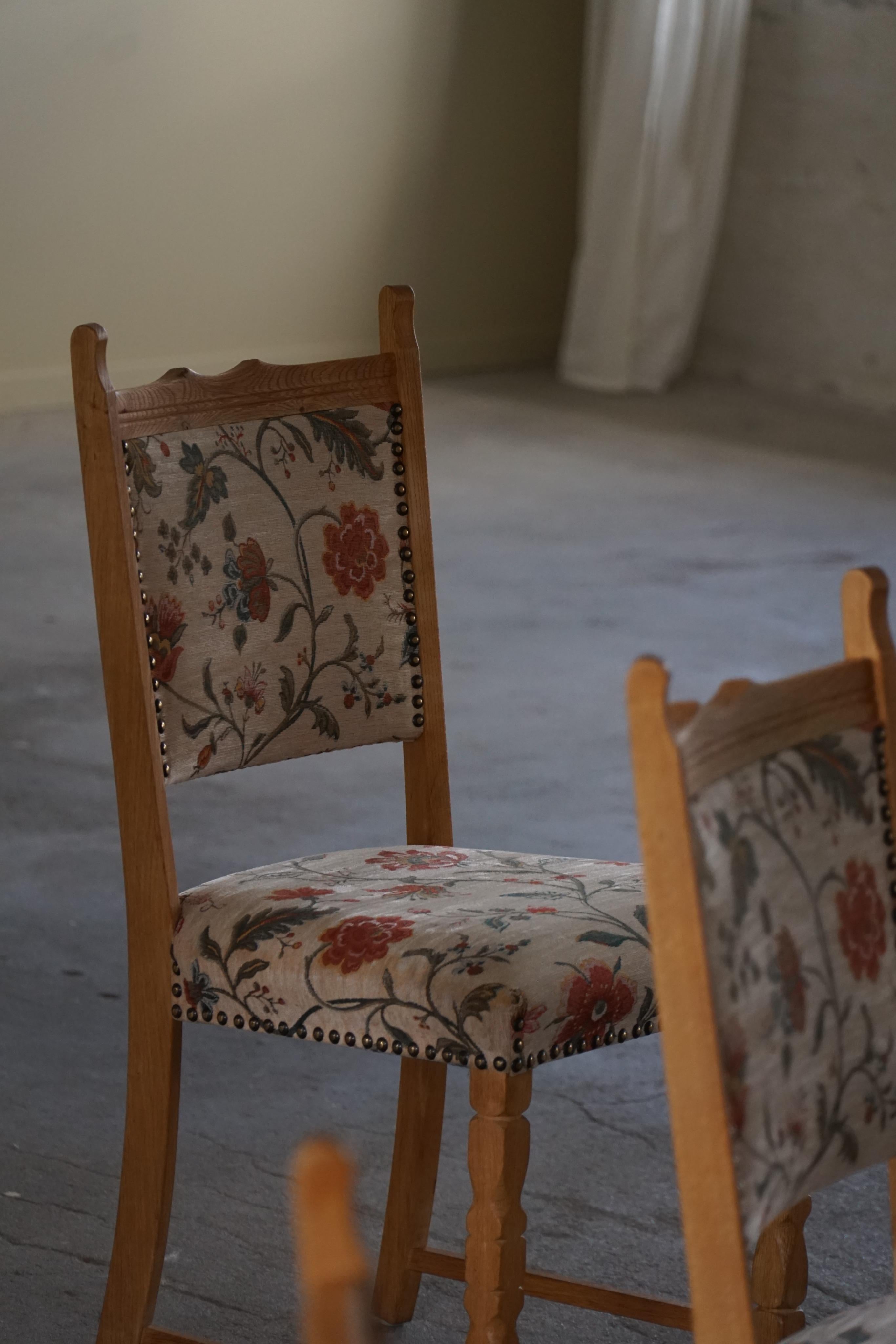 A Set of 6 Dining Room Chairs in Oak & Fabric by a Danish Cabinetmaker, 1950s For Sale 14