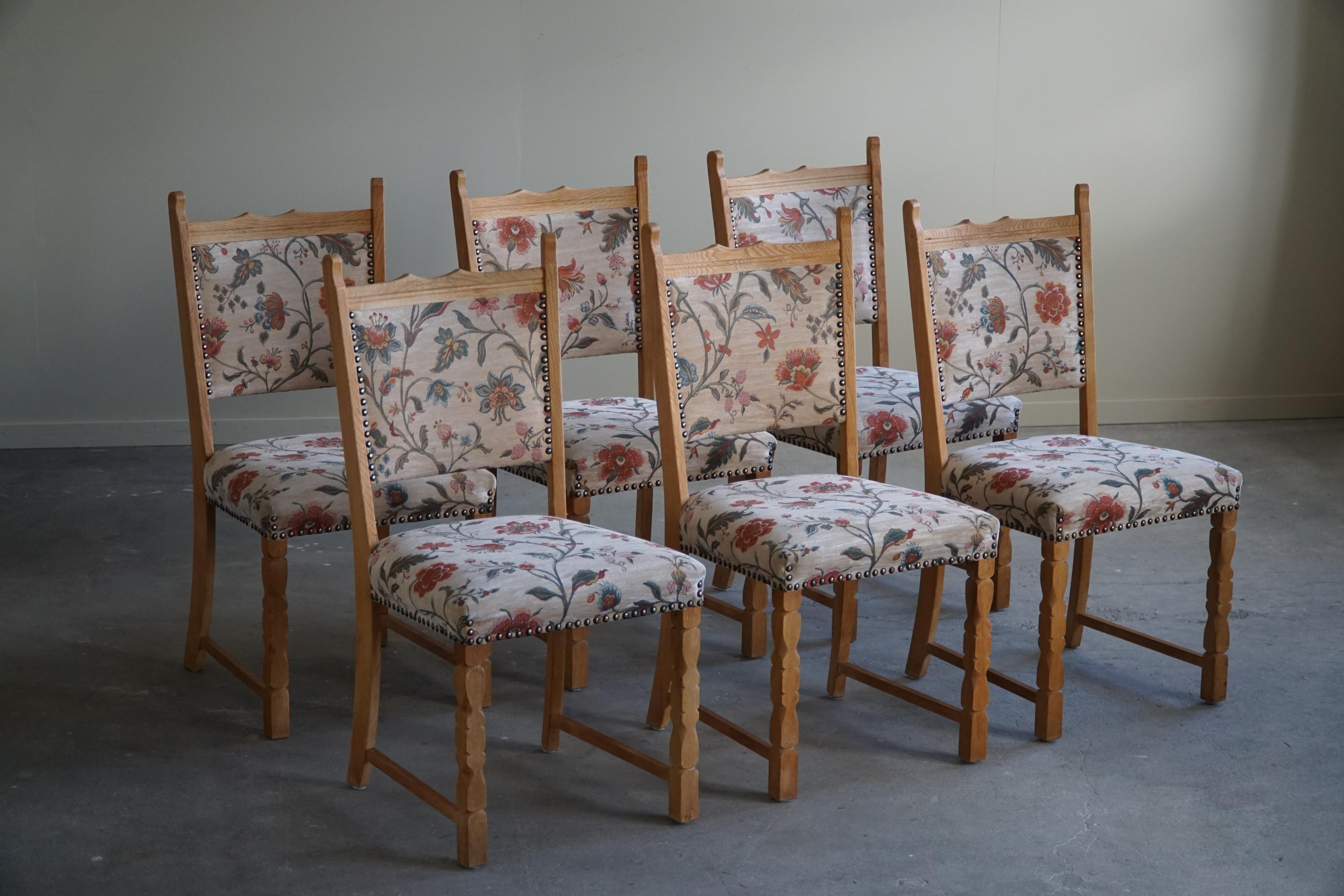 Mid-Century Modern A Set of 6 Dining Room Chairs in Oak & Fabric by a Danish Cabinetmaker, 1950s For Sale