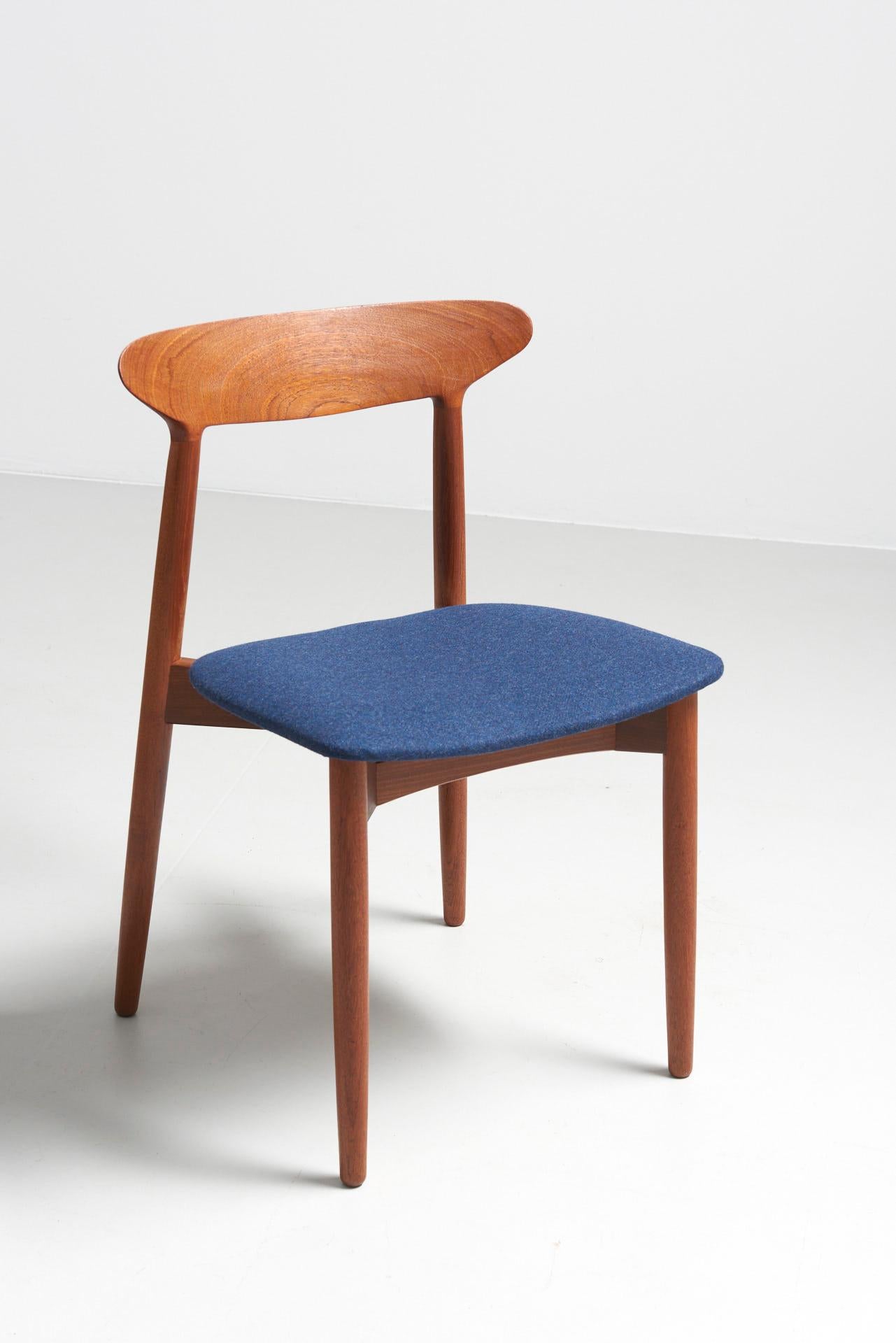 Danish Set of 6 Dinning Chairs by Harry Østergaard