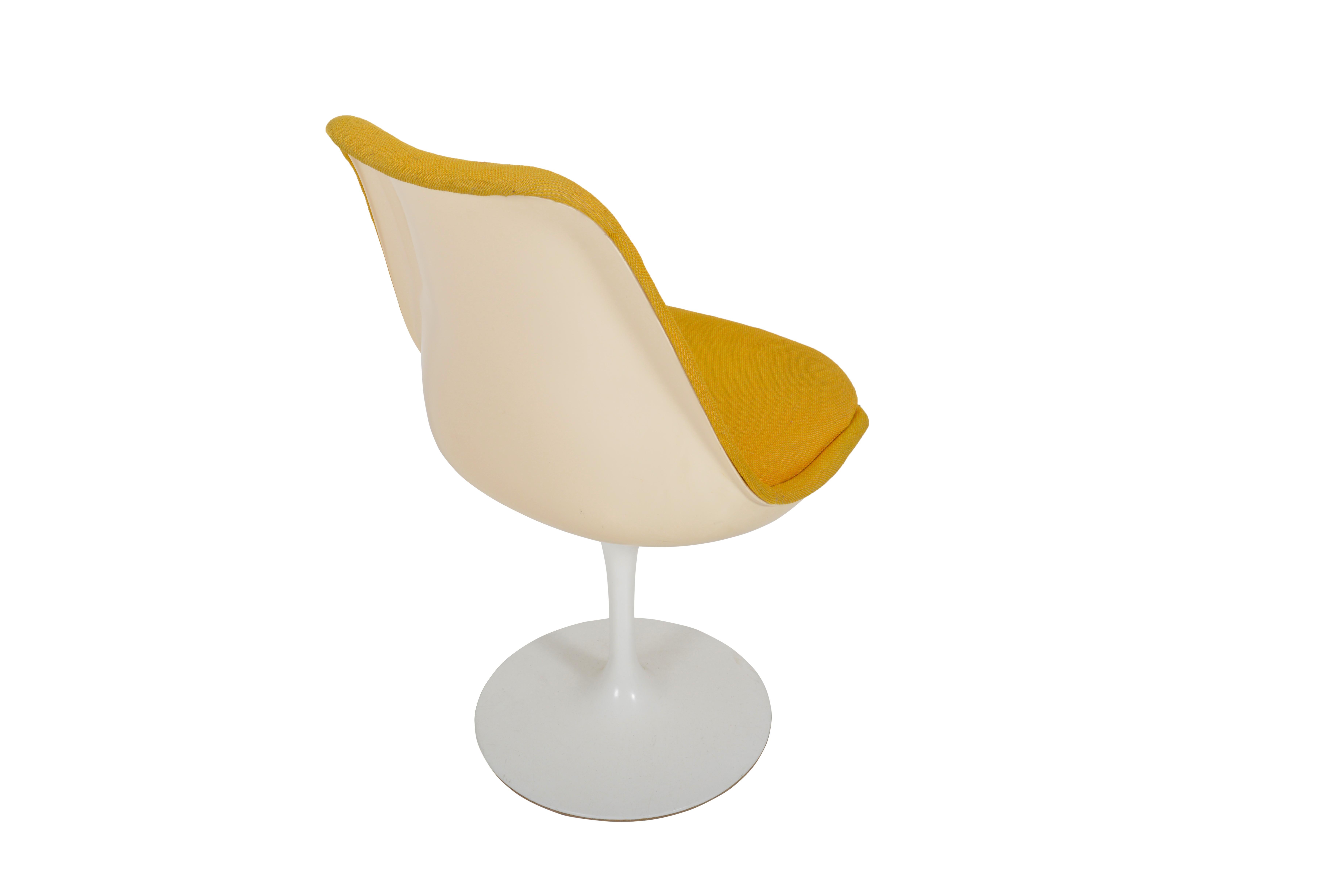 Metal Set of 6 Eero Saarinen Knoll Production 1960 Tulip Chairs For Sale