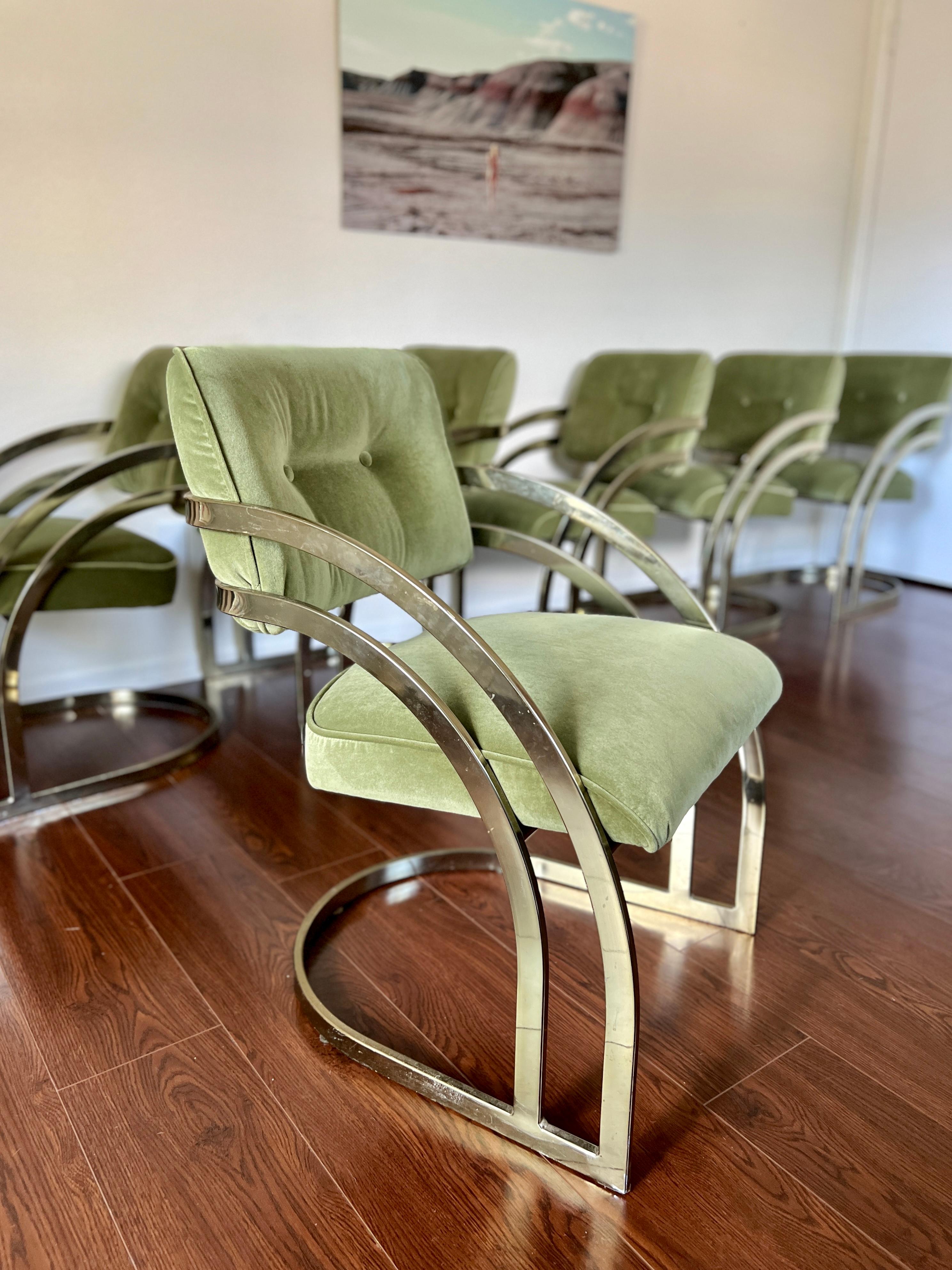 A set of 6 green velvet gold waterfall cantilever brass plated dining chairs In Good Condition In Houston, TX
