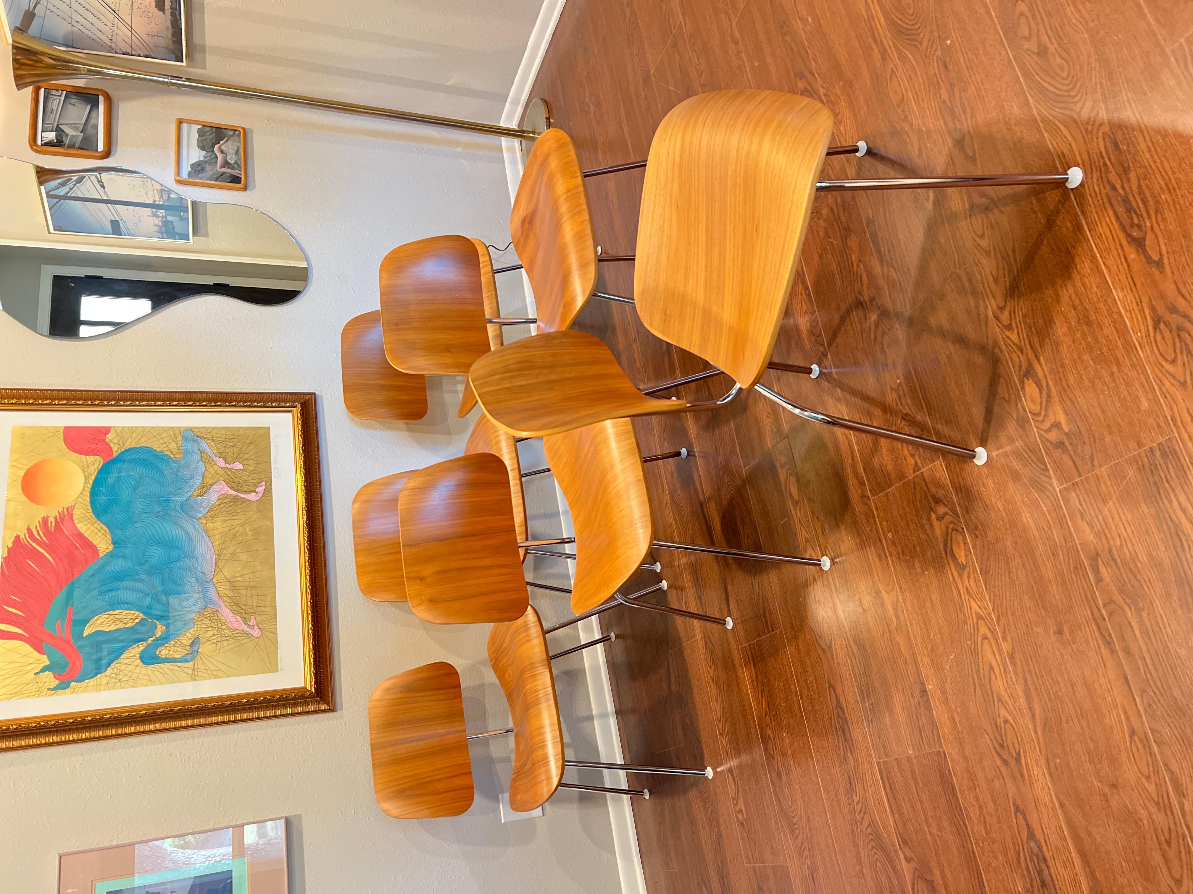A set of 6 Herman Miller DCM chairs circa 2008. Recently refurbished 3