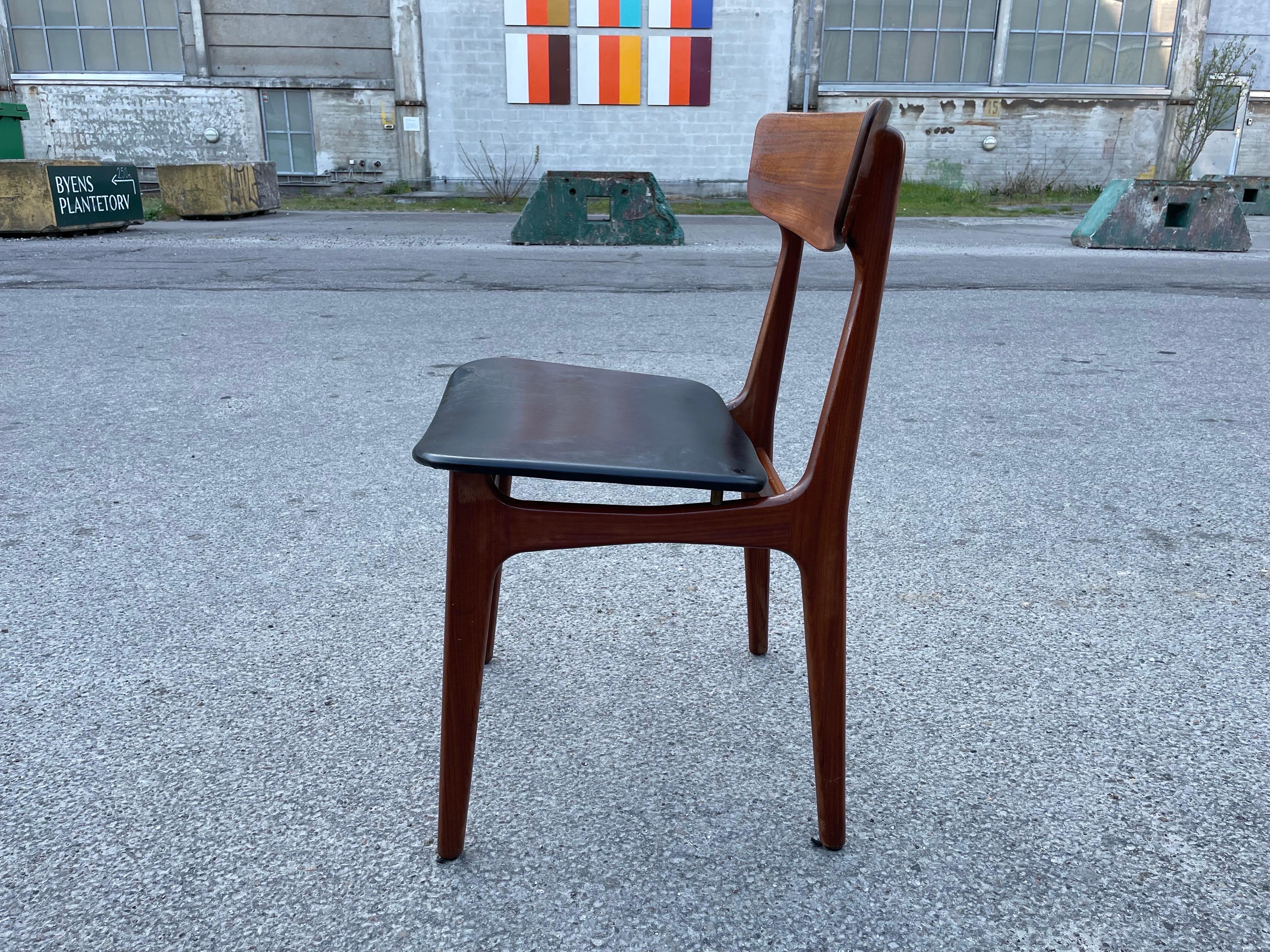 Set of 6 Midcentury Danish Chairs in Teak by Schiønning & Elgaard, 1960s For Sale 6