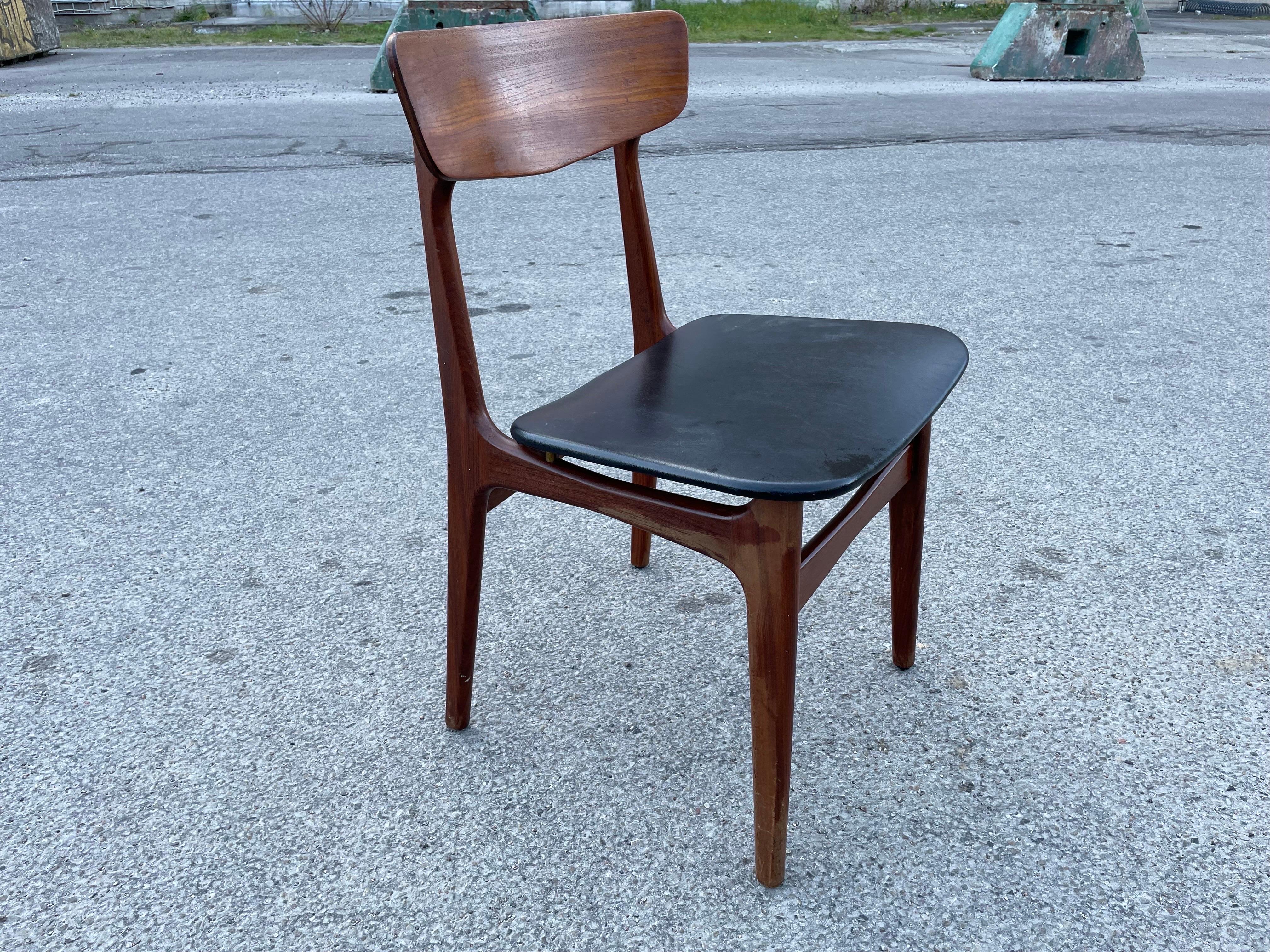 Set of 6 Midcentury Danish Chairs in Teak by Schiønning & Elgaard, 1960s For Sale 8
