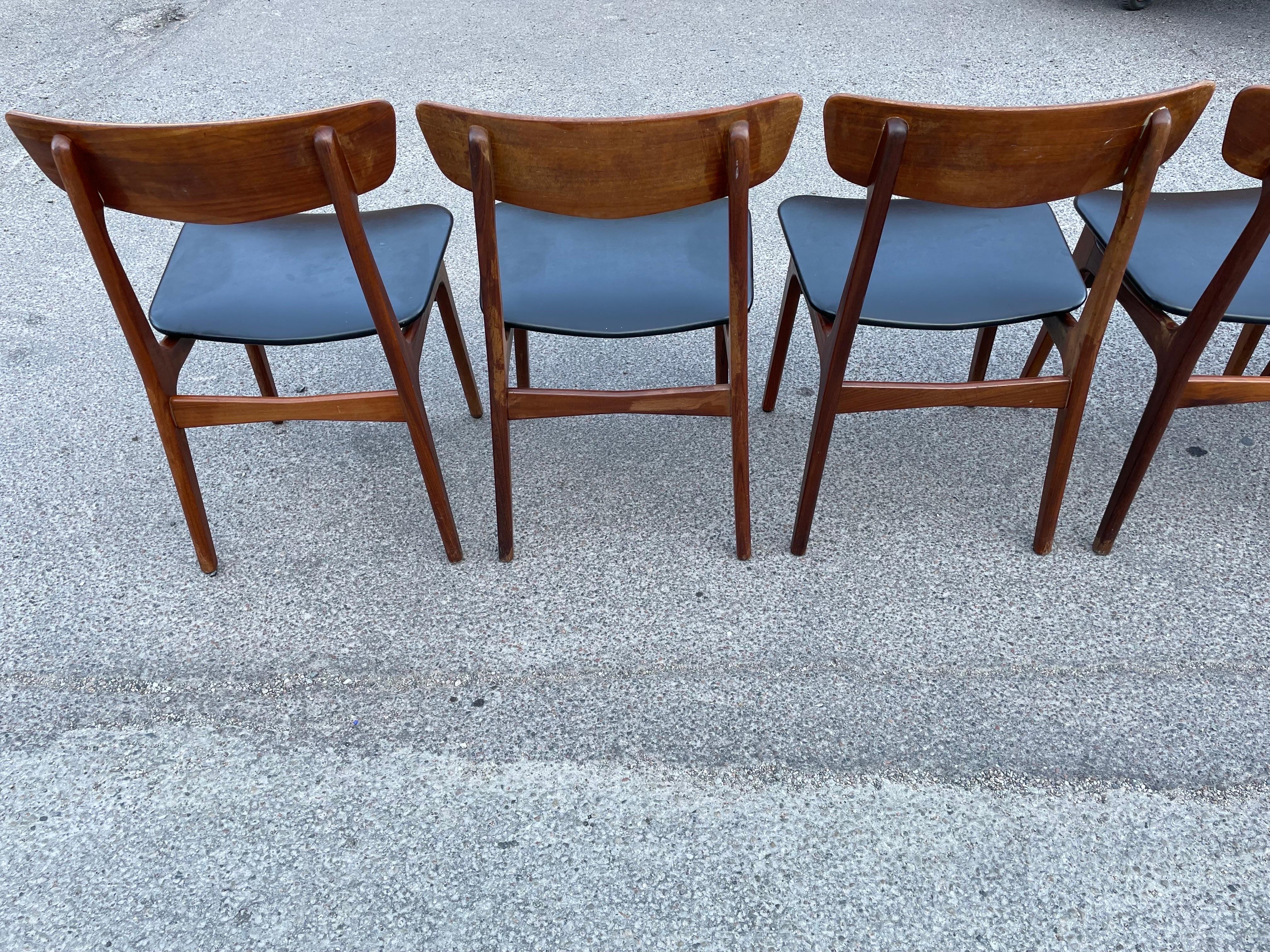 Mid-Century Modern Set of 6 Midcentury Danish Chairs in Teak by Schiønning & Elgaard, 1960s For Sale