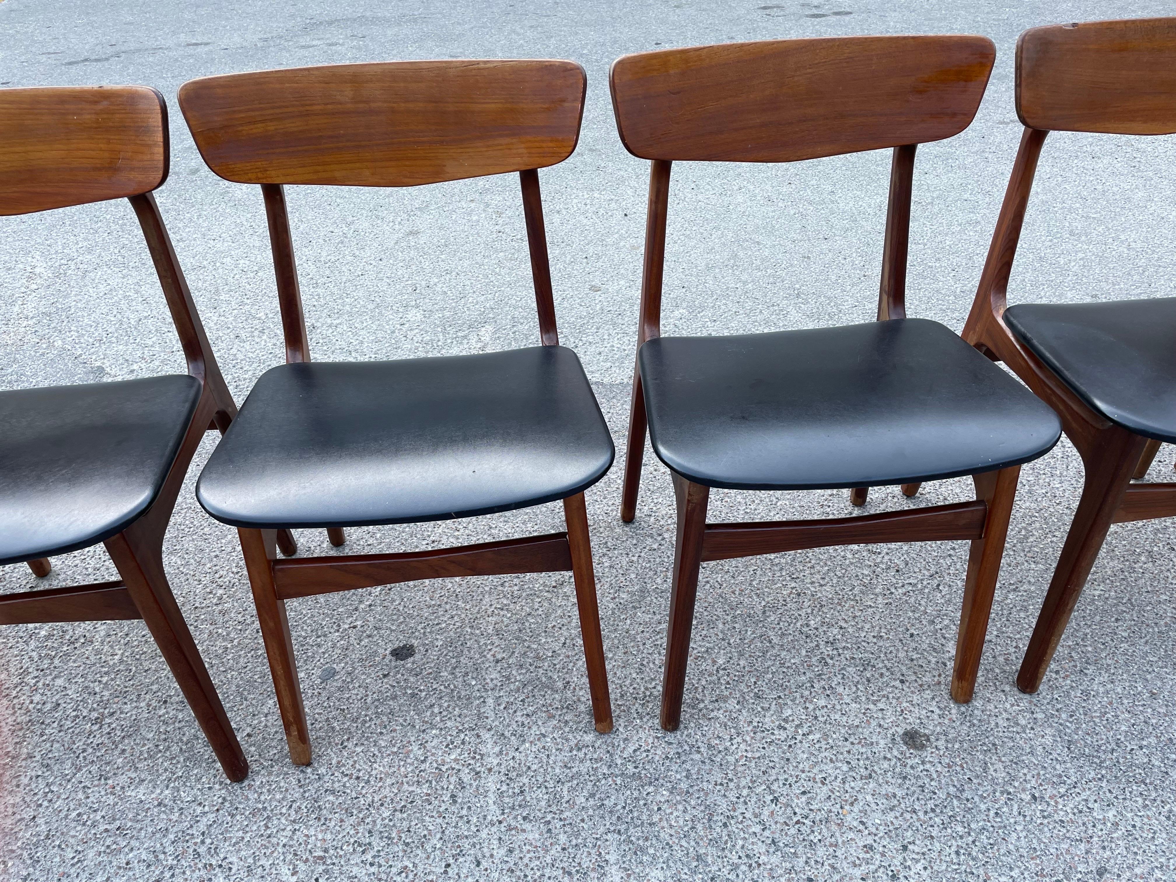 Set of 6 Midcentury Danish Chairs in Teak by Schiønning & Elgaard, 1960s For Sale 3
