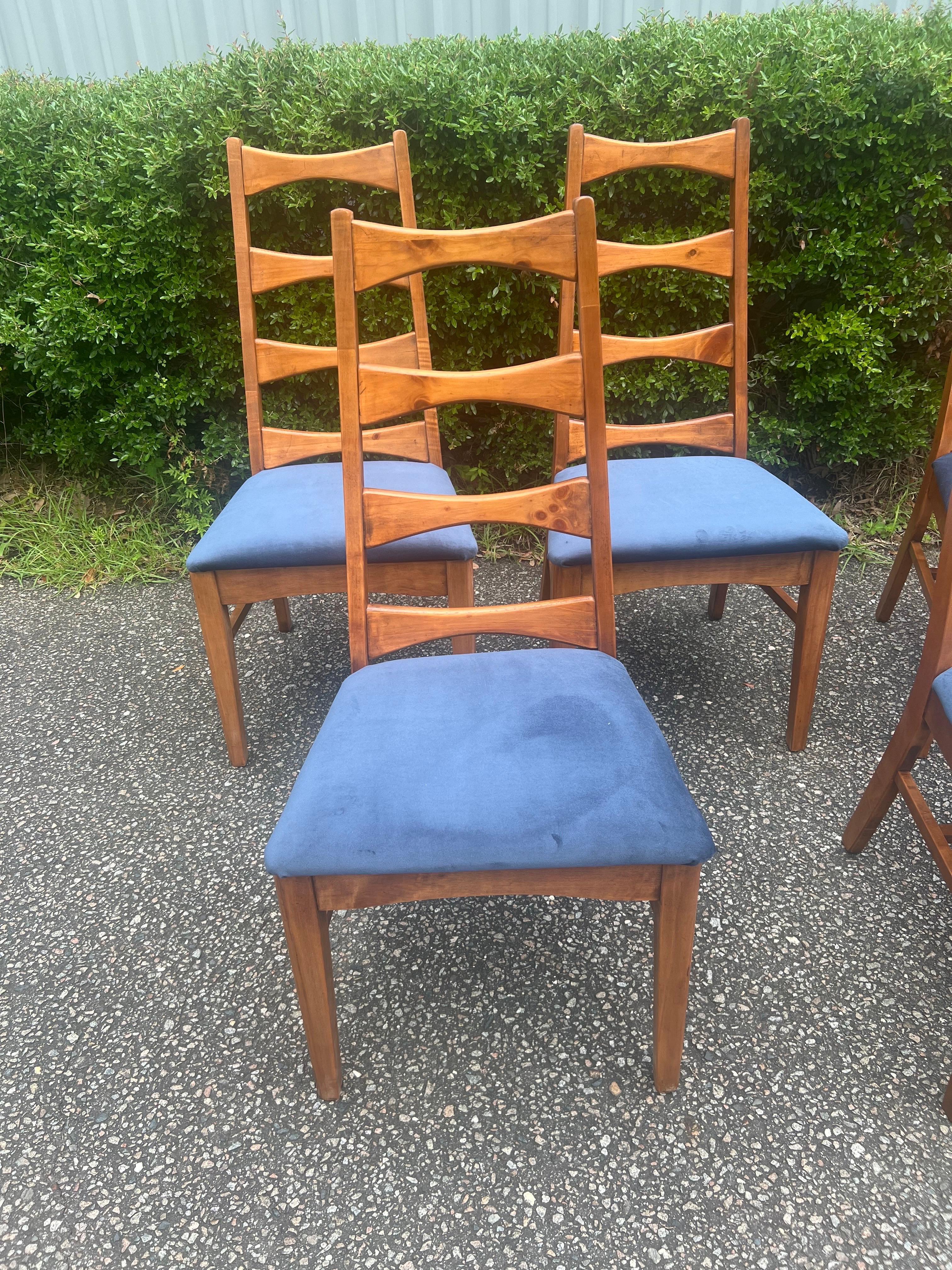 A set of 6  Mid-Century Modern Ladder Back/ Cat Eye Dining Chairs 7