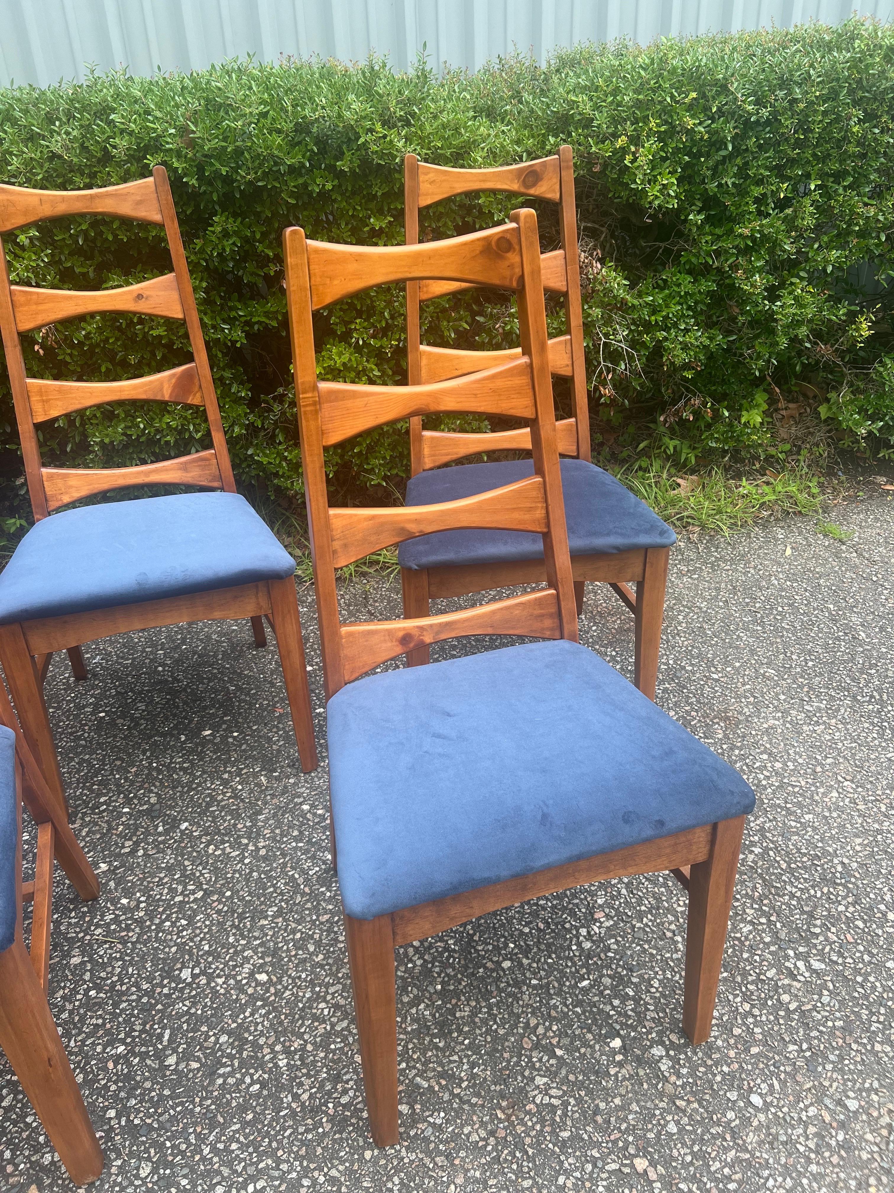 A set of 6  Mid-Century Modern Ladder Back/ Cat Eye Dining Chairs 8