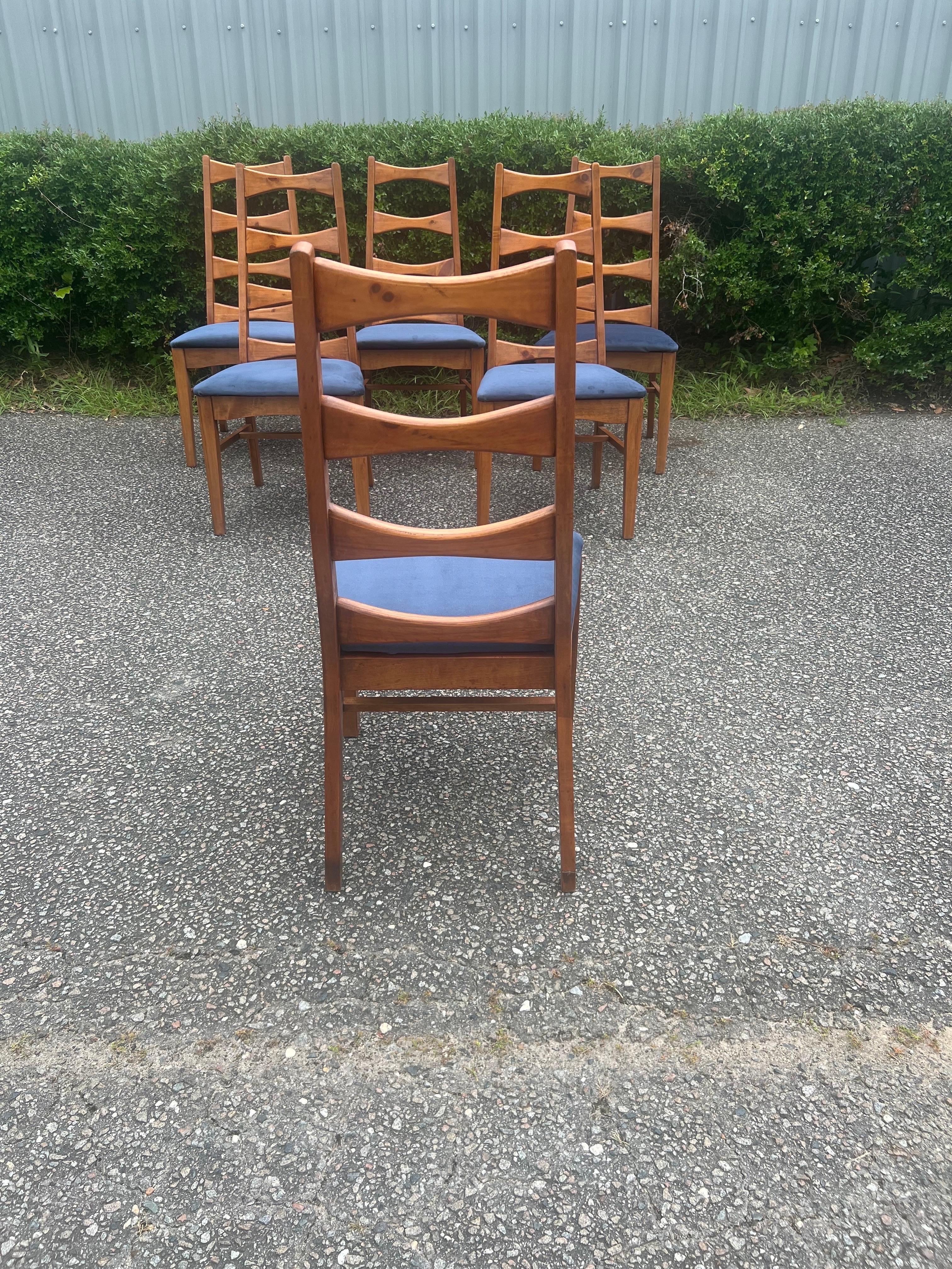 A set of 6  Mid-Century Modern Ladder Back/ Cat Eye Dining Chairs 2