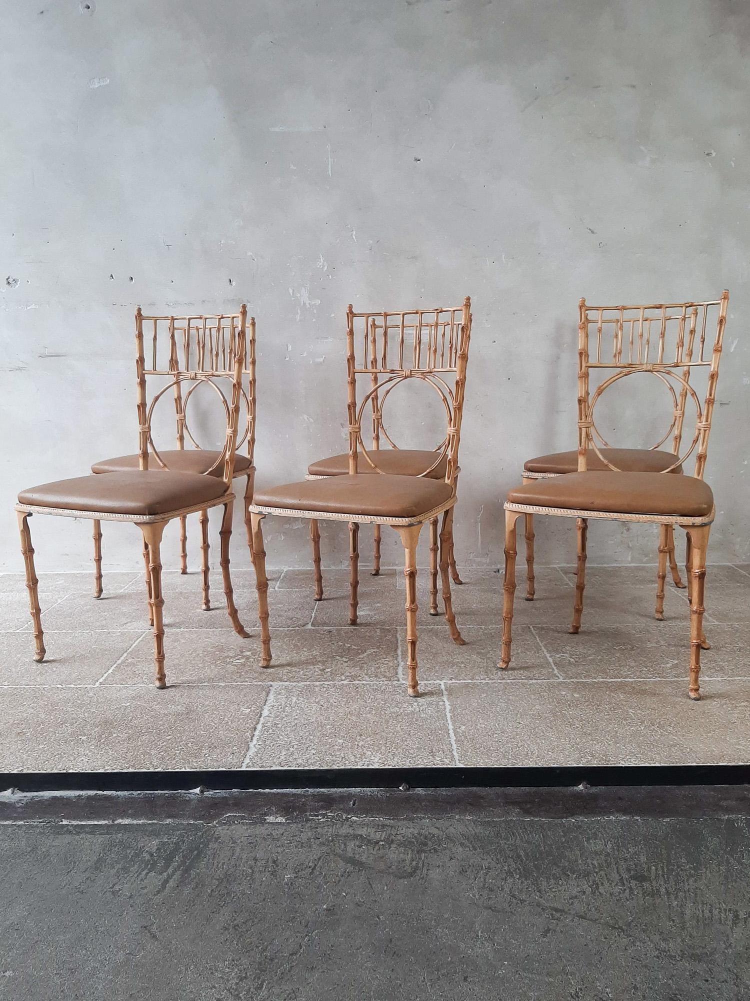 Lot de 6 chaises à manger Midcentury en aluminium peint en faux bambou, 1950s en vente 4