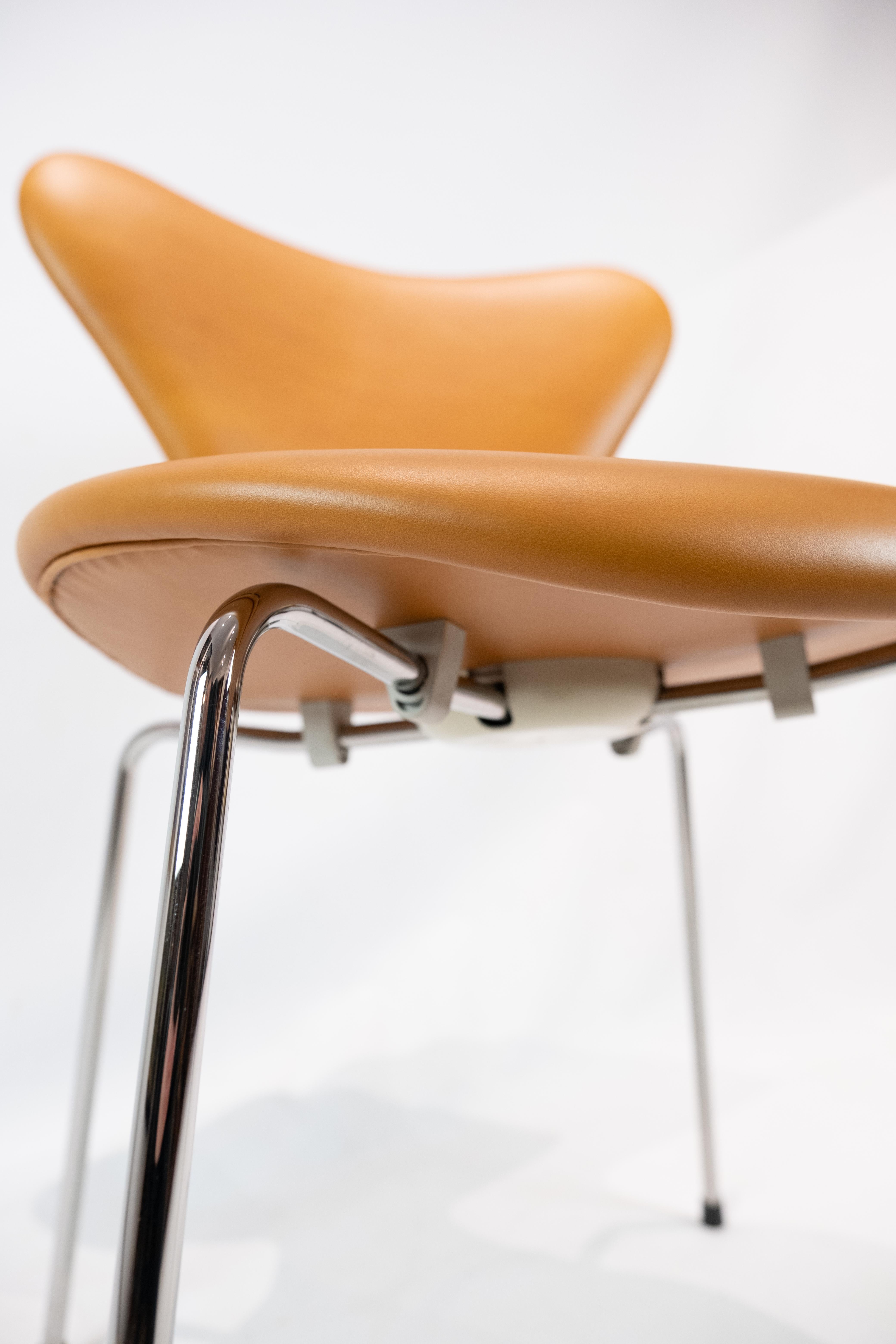 Satz von 6 sieben Stühlen, Modell 3107, entworfen von Arne Jacobsen (Dänisch) im Angebot