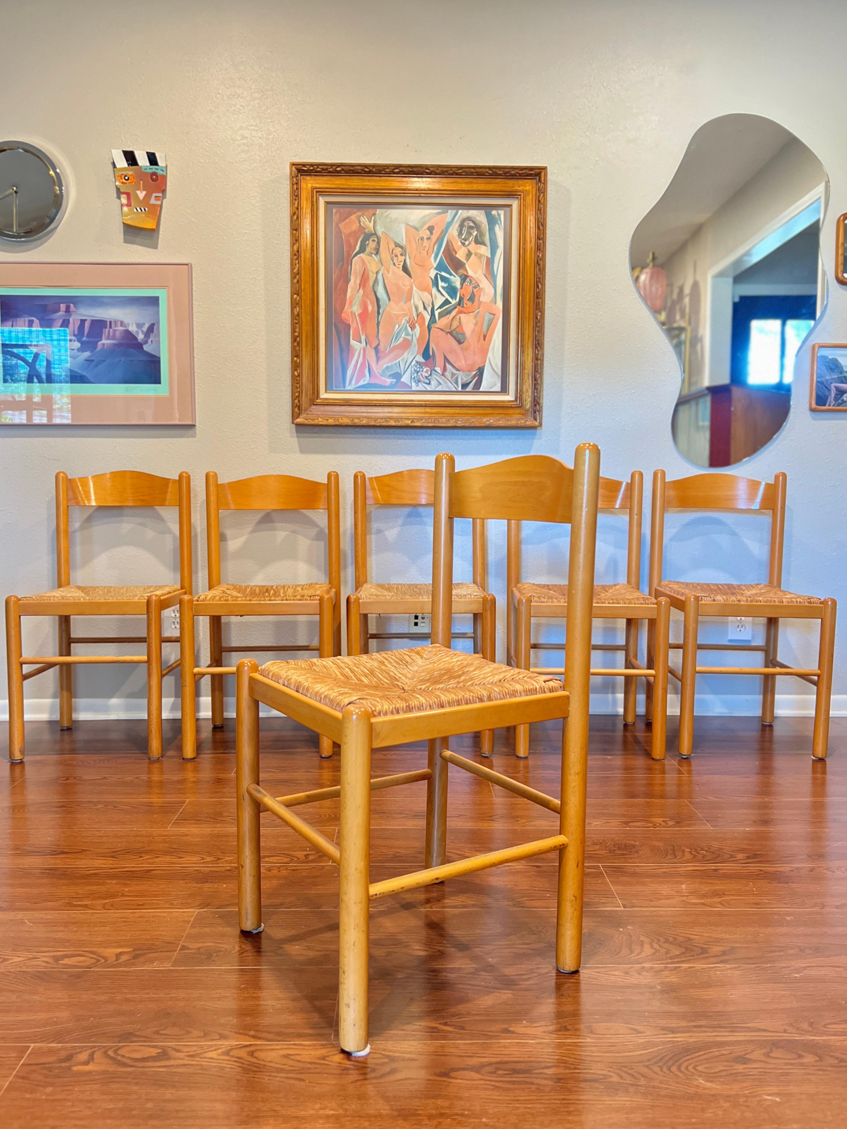 Rush A set of 6 vintage chairs in rush and solid wood frames, circa 1970s