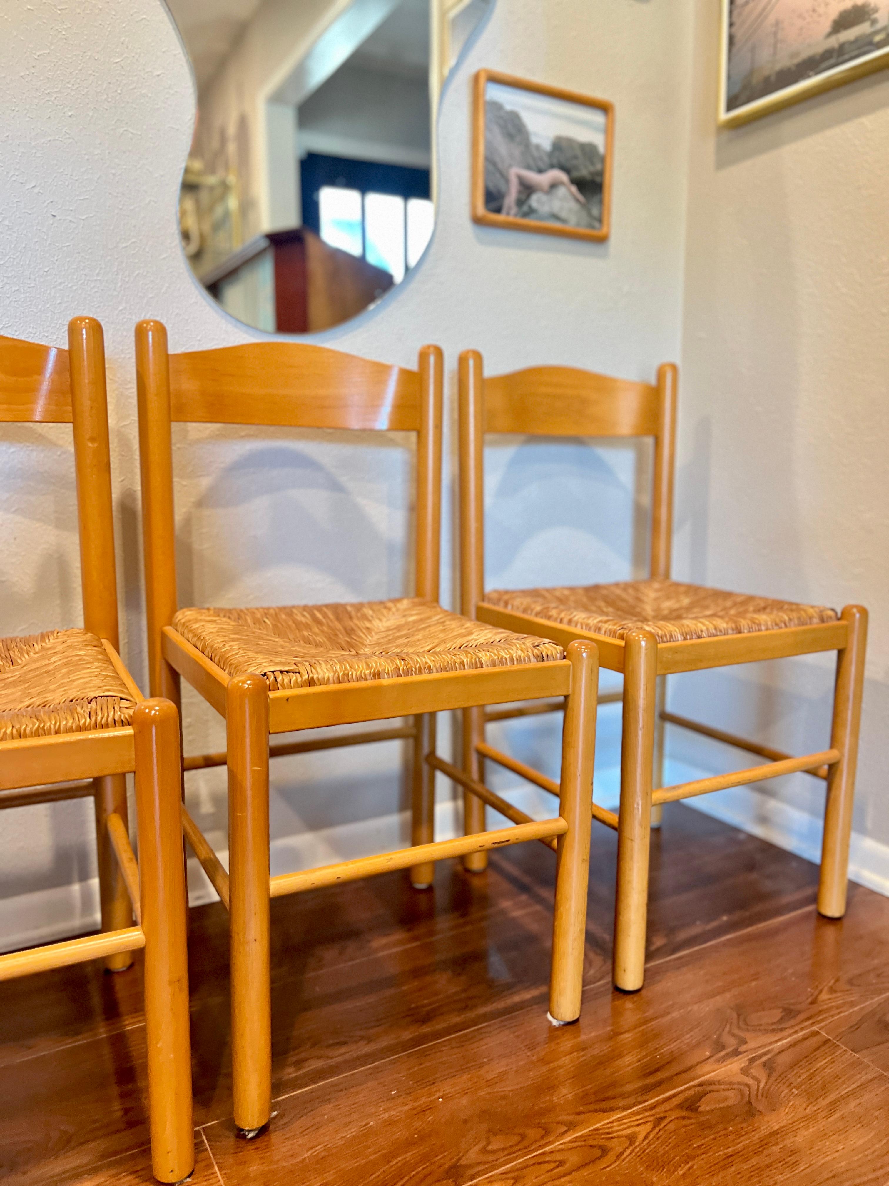A set of 6 vintage chairs in rush and solid wood frames, circa 1970s 2