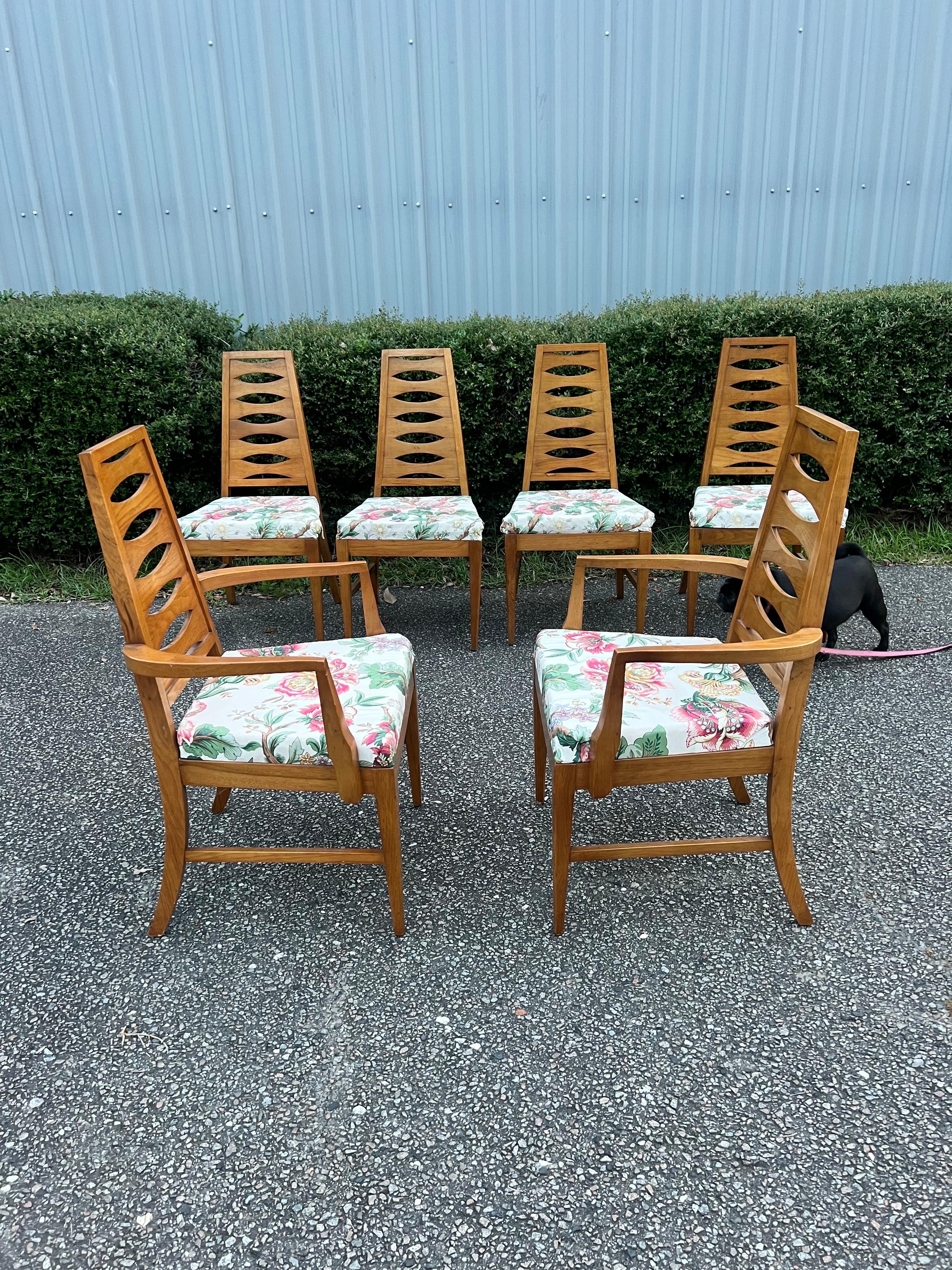 A set of 6 Vintage Mid-Century Modern Cat Eye Walnut Ladder Back Dining Chairs 1