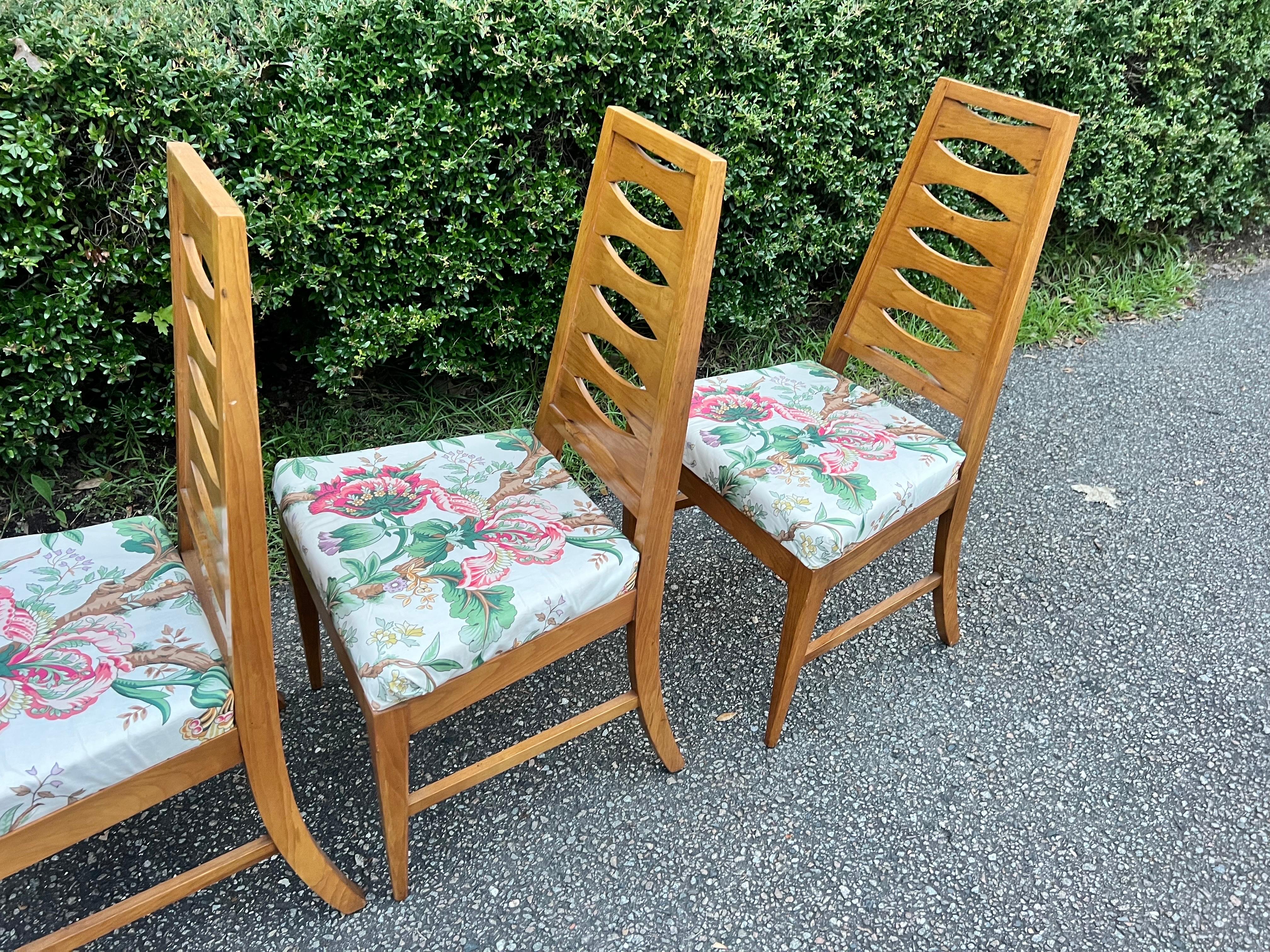 A set of 6 Vintage Mid-Century Modern Cat Eye Walnut Ladder Back Dining Chairs 2