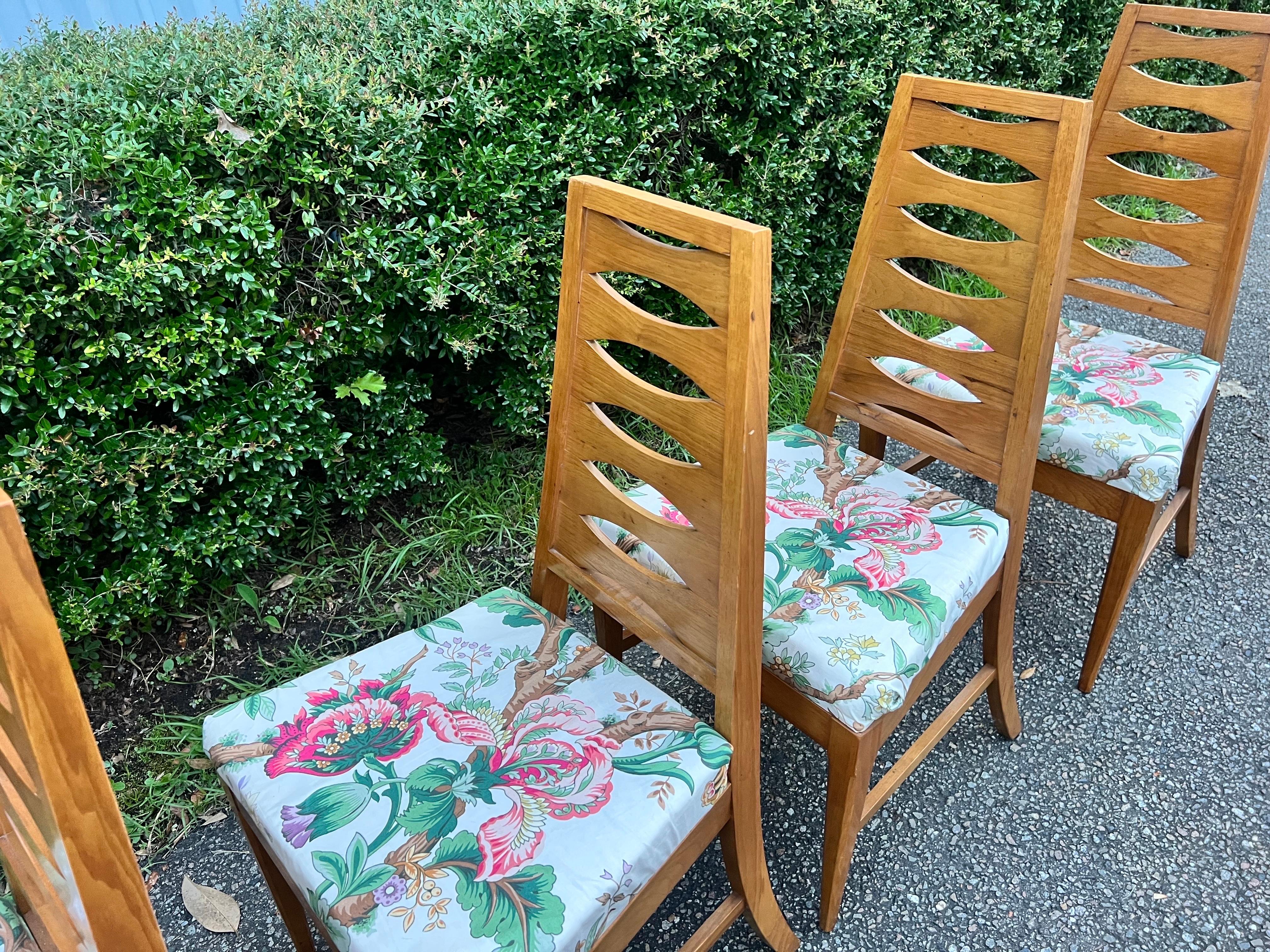 A set of 6 Vintage Mid-Century Modern Cat Eye Walnut Ladder Back Dining Chairs 4