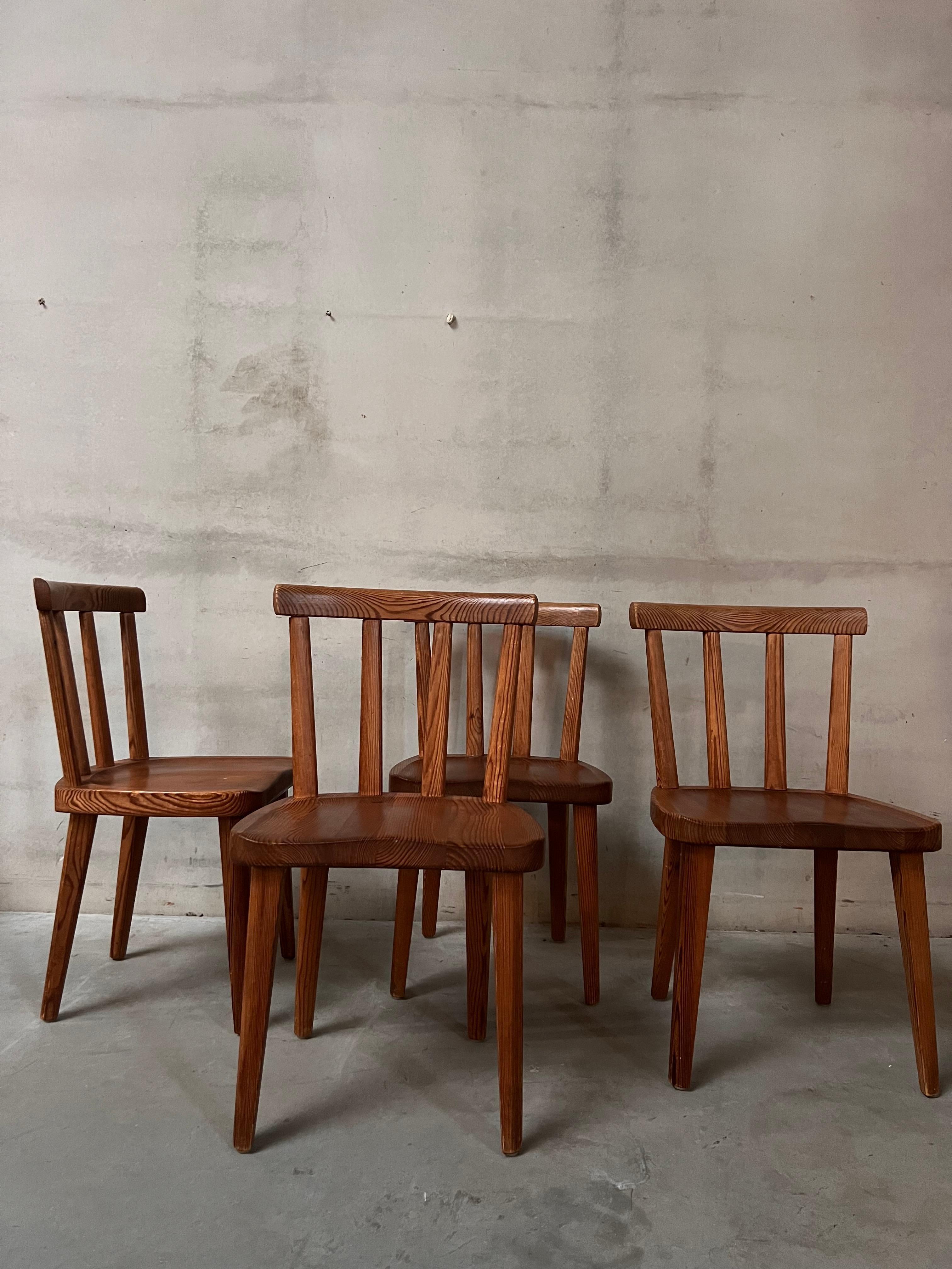 Suédois Ensemble de 8 chaises Axel Einar Hjorth Utö en vente
