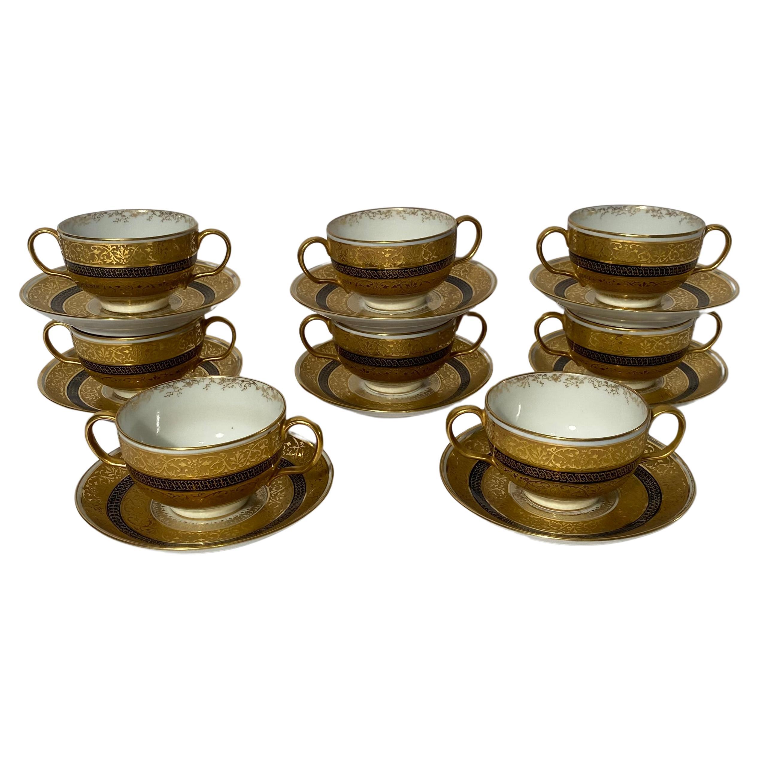 Un ensemble de 8 tasses et soucoupes à soupe ou à dessert crème. Antique Limoges vers 1890  en vente