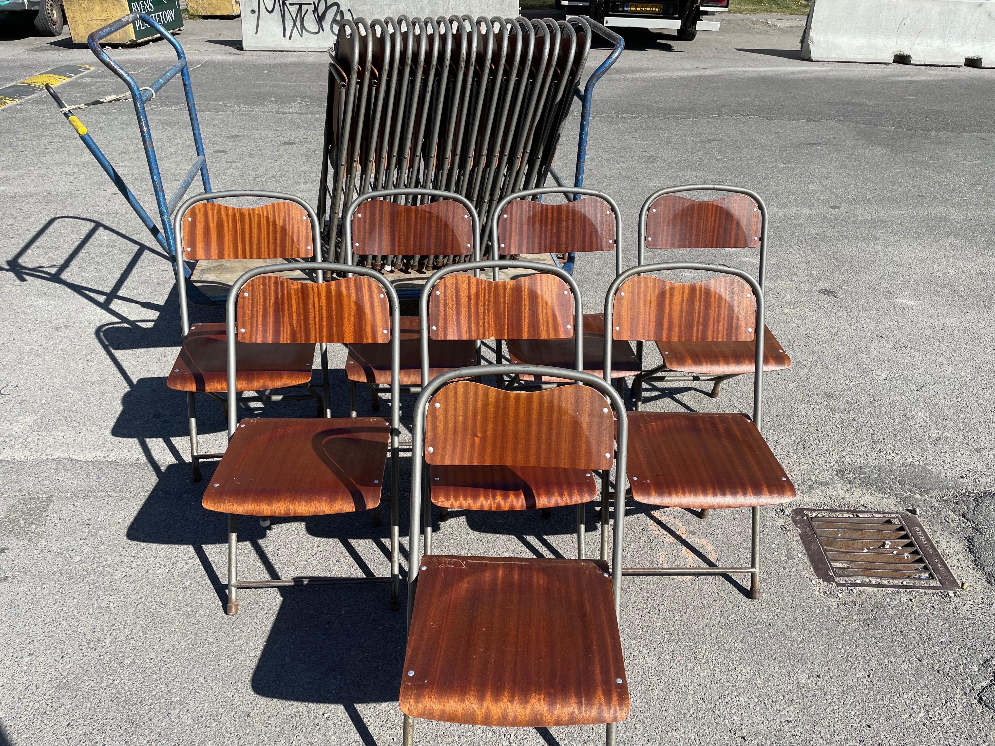 Danese Set di 8 sedie danesi pieghevoli in teak e metallo del Medioevo, 1970´S in vendita