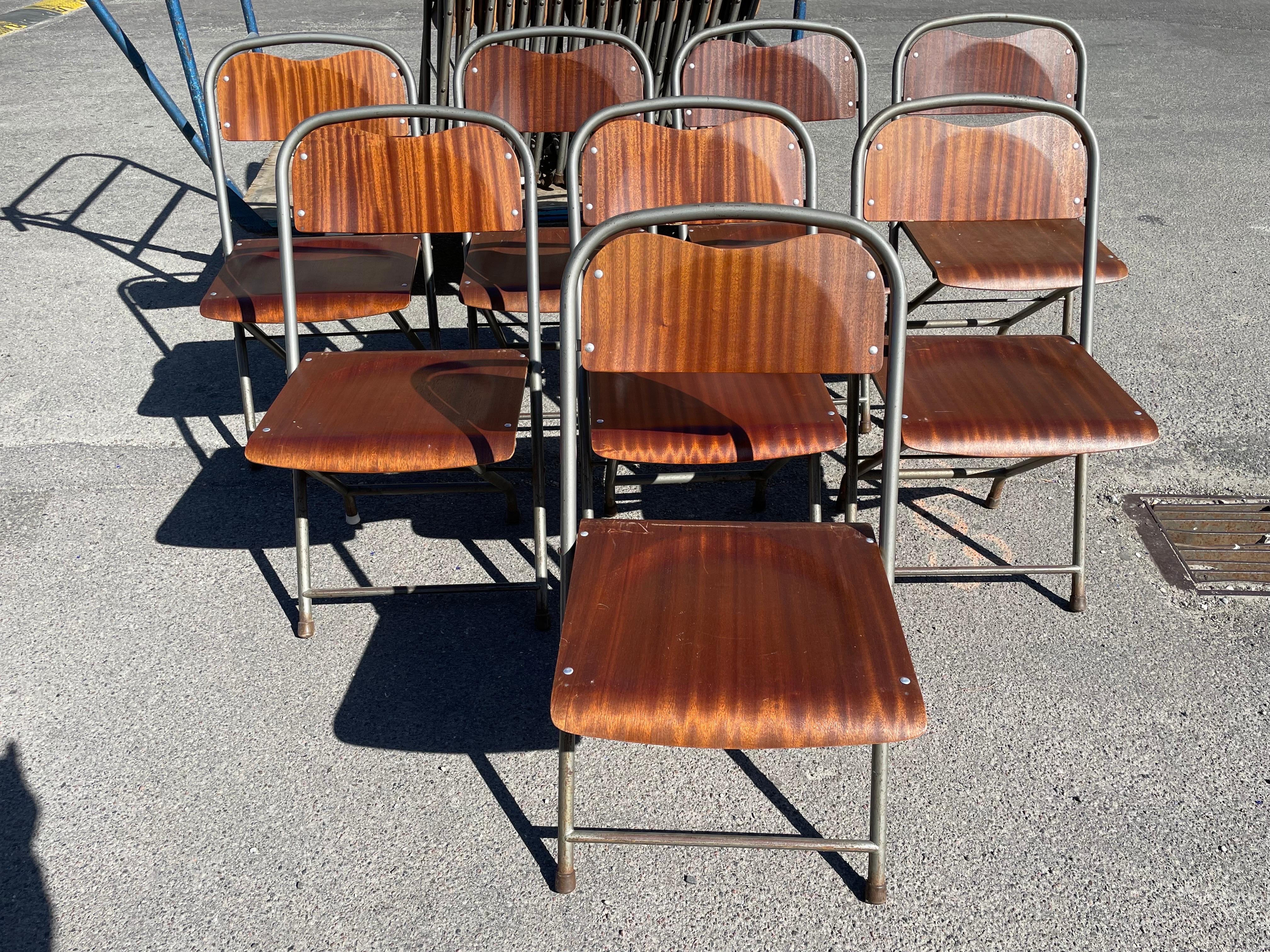 Set di 8 sedie danesi pieghevoli in teak e metallo del Medioevo, 1970´S In condizioni buone in vendita a Copenhagen, DK