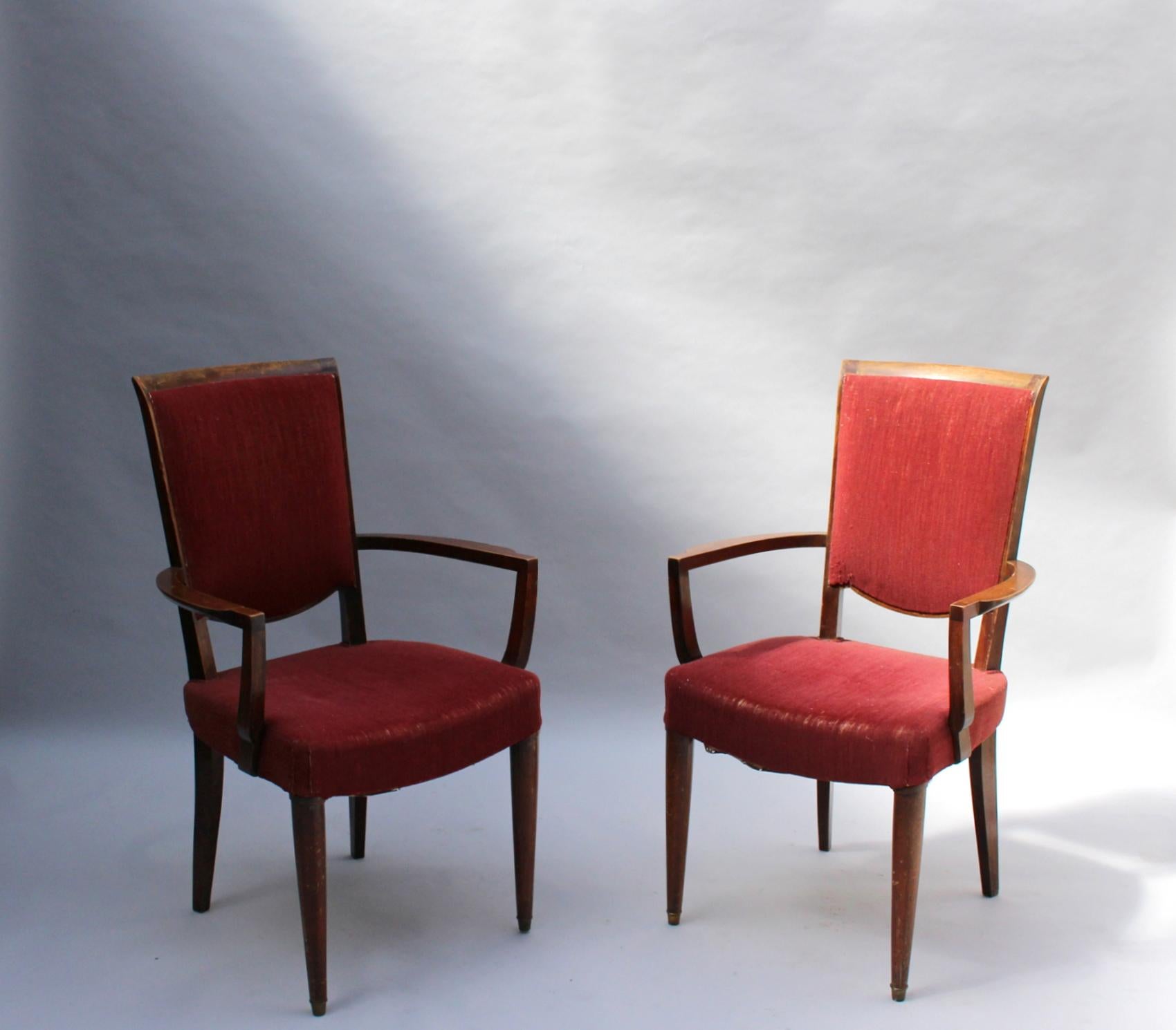Satz von 8 feinen französischen Art-déco-Esszimmerstühlen von Jules Leleu im Zustand „Gut“ in Long Island City, NY