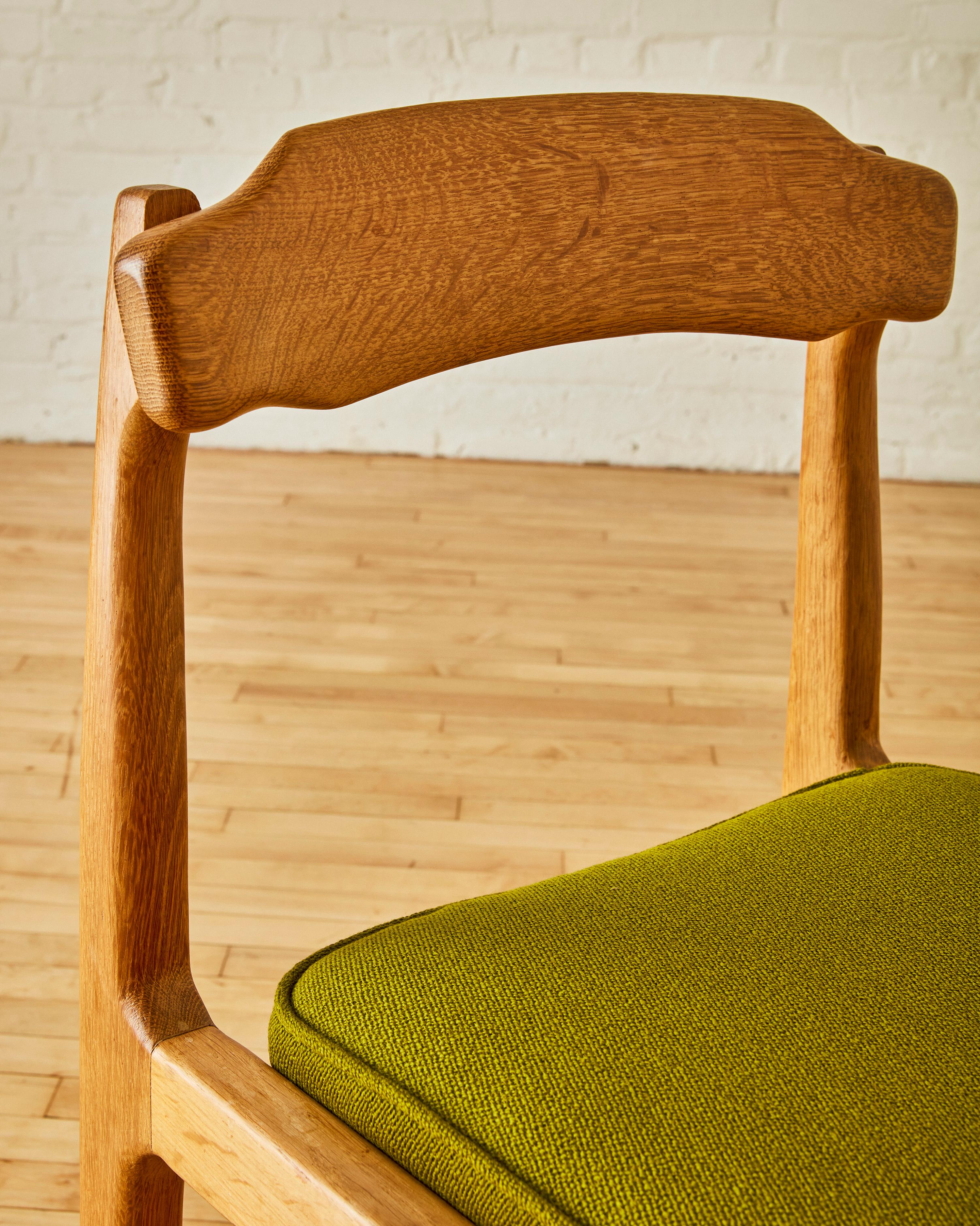 A set of 8 oak Guillerme & Chambron dining chairs 4
