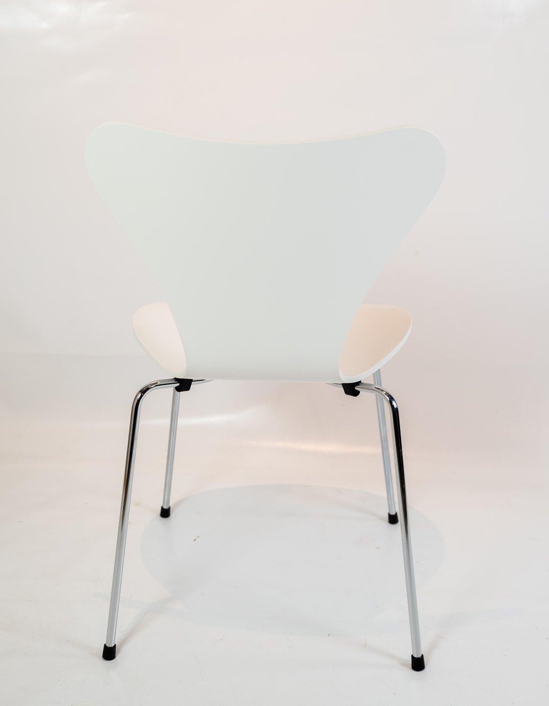 Scandinavian Modern Set of 8 Seven Chairs, Model 3107, Designed by Arne Jacobsen