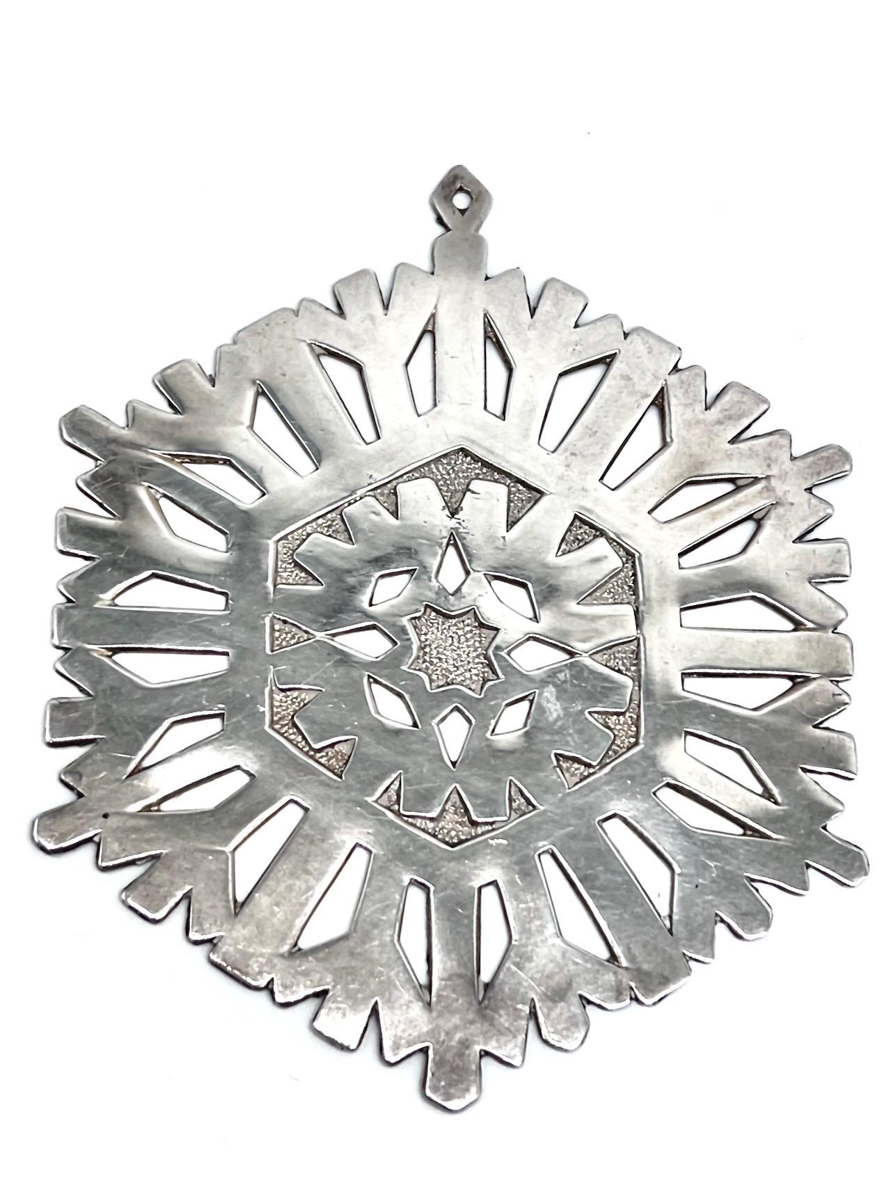 Set of 9 American Sterling Silver Christmas Snowflake Ornaments For Sale 3