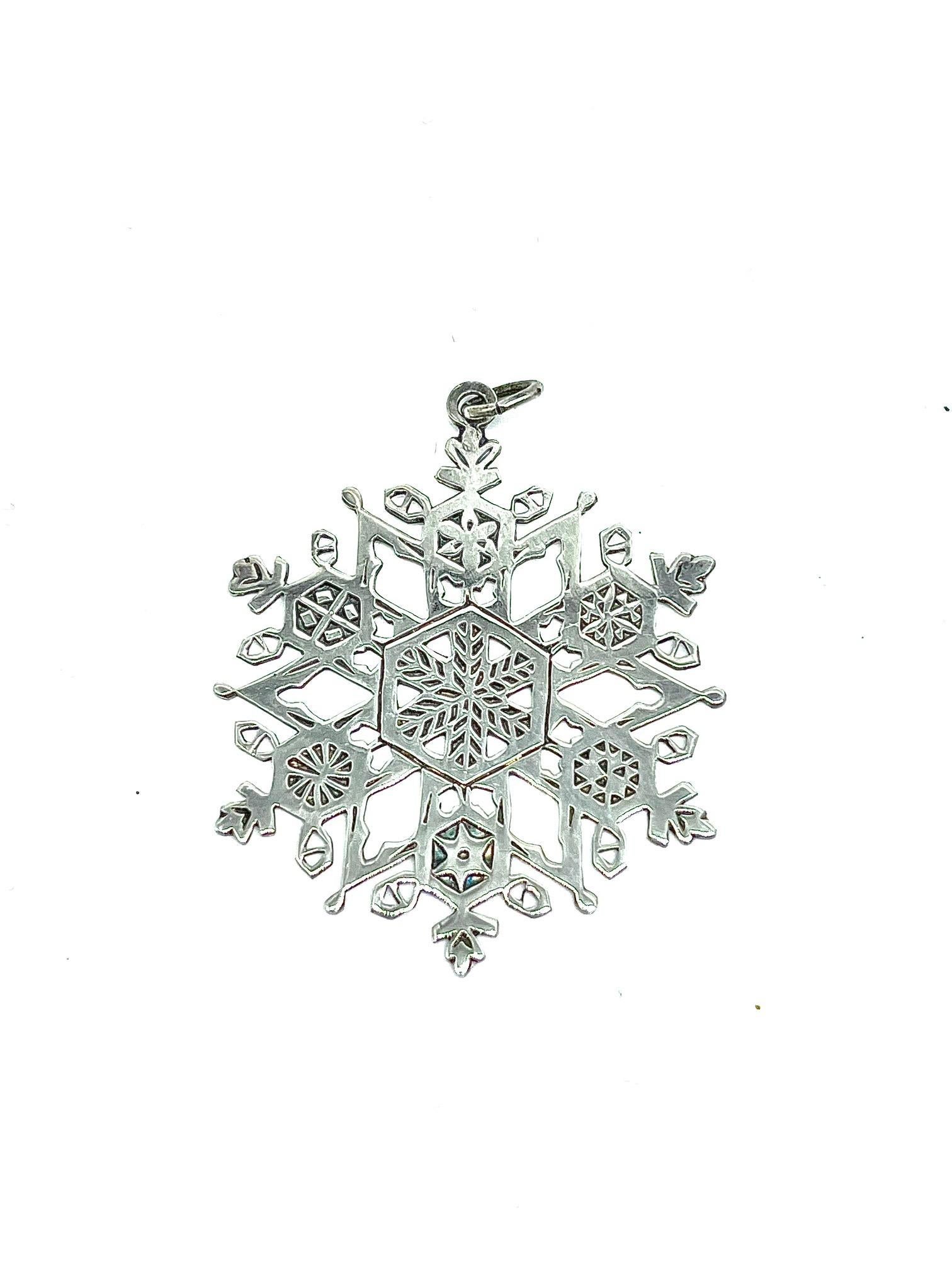 Set of 9 American Sterling Silver Christmas Snowflake Ornaments In Fair Condition In North Miami, FL