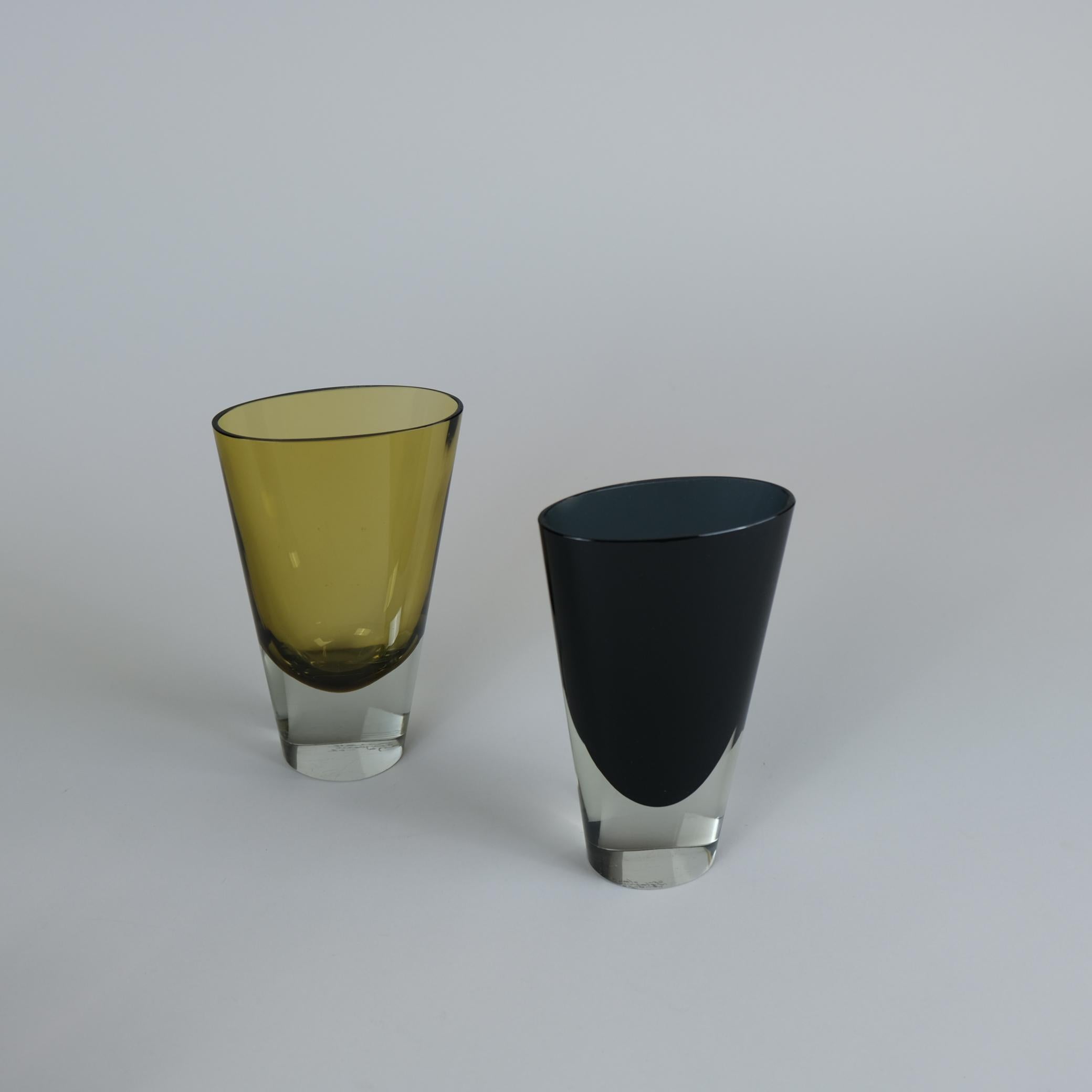 Finlandais Ensemble de vases bleu et jaune Kaj Franck Modèle KF 234, Nuutajärvi 1959-62 en vente
