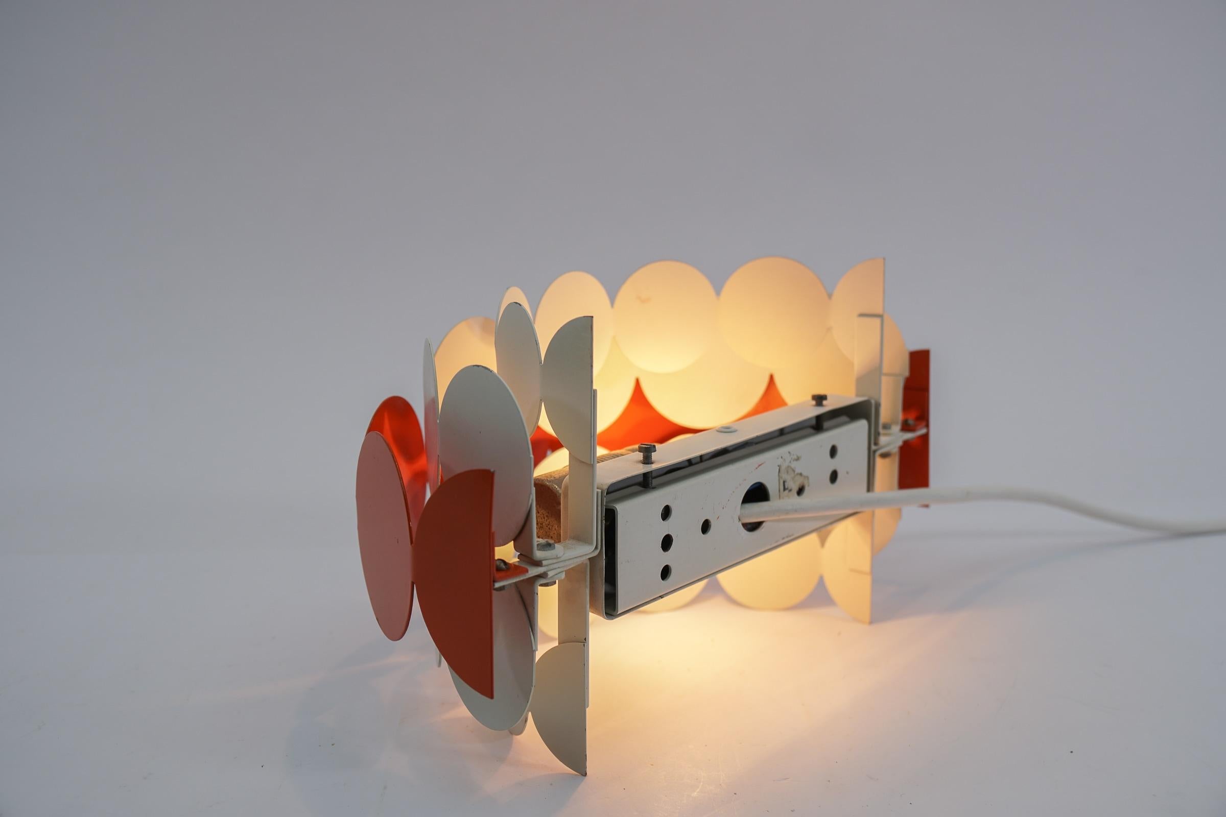 Set di una lampada a sospensione e di una lampada da parete di Doria Leuchten Germany, 1960, Germania in vendita 9