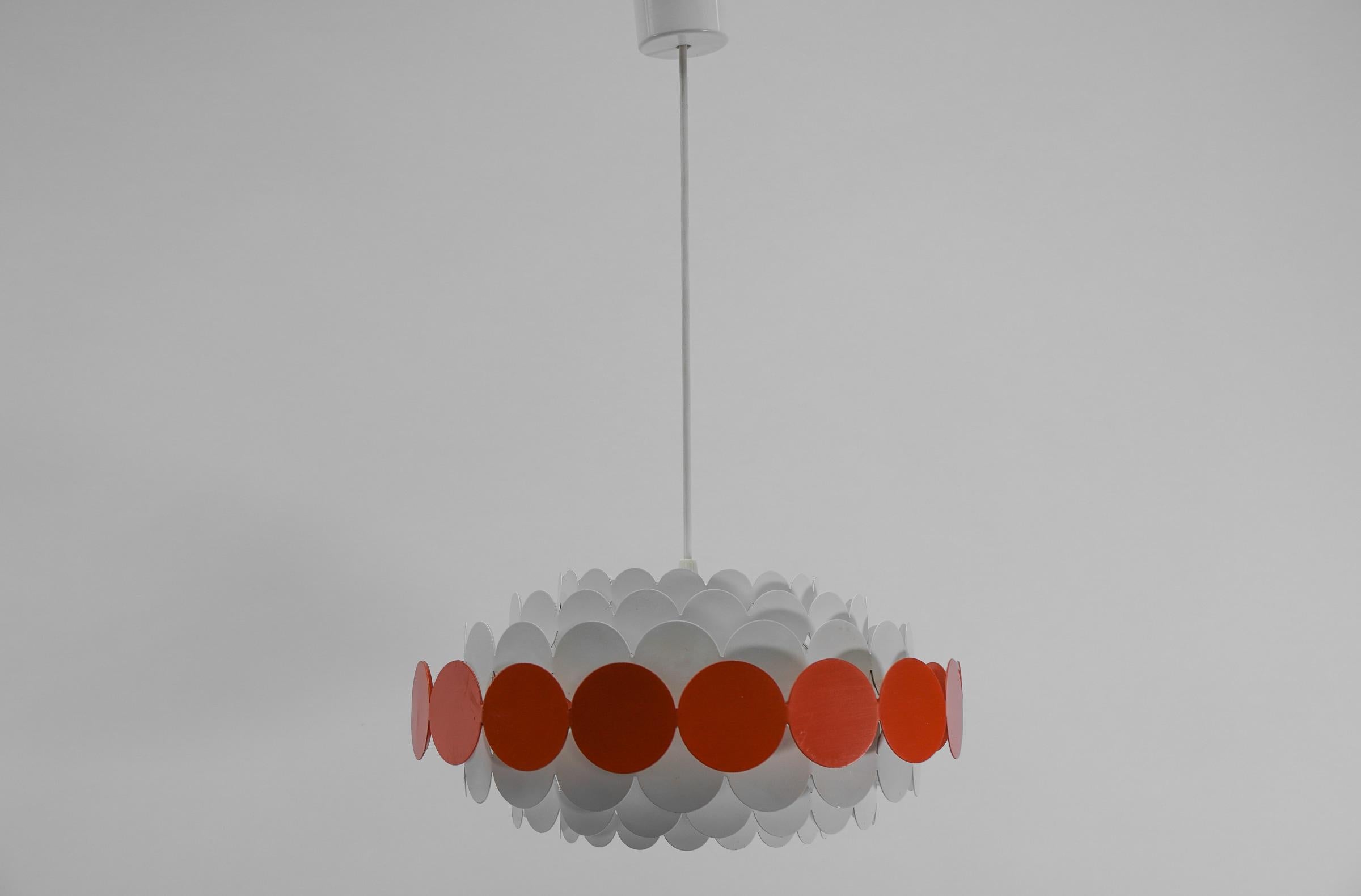 Space Age Set di una lampada a sospensione e di una lampada da parete di Doria Leuchten Germany, 1960, Germania in vendita