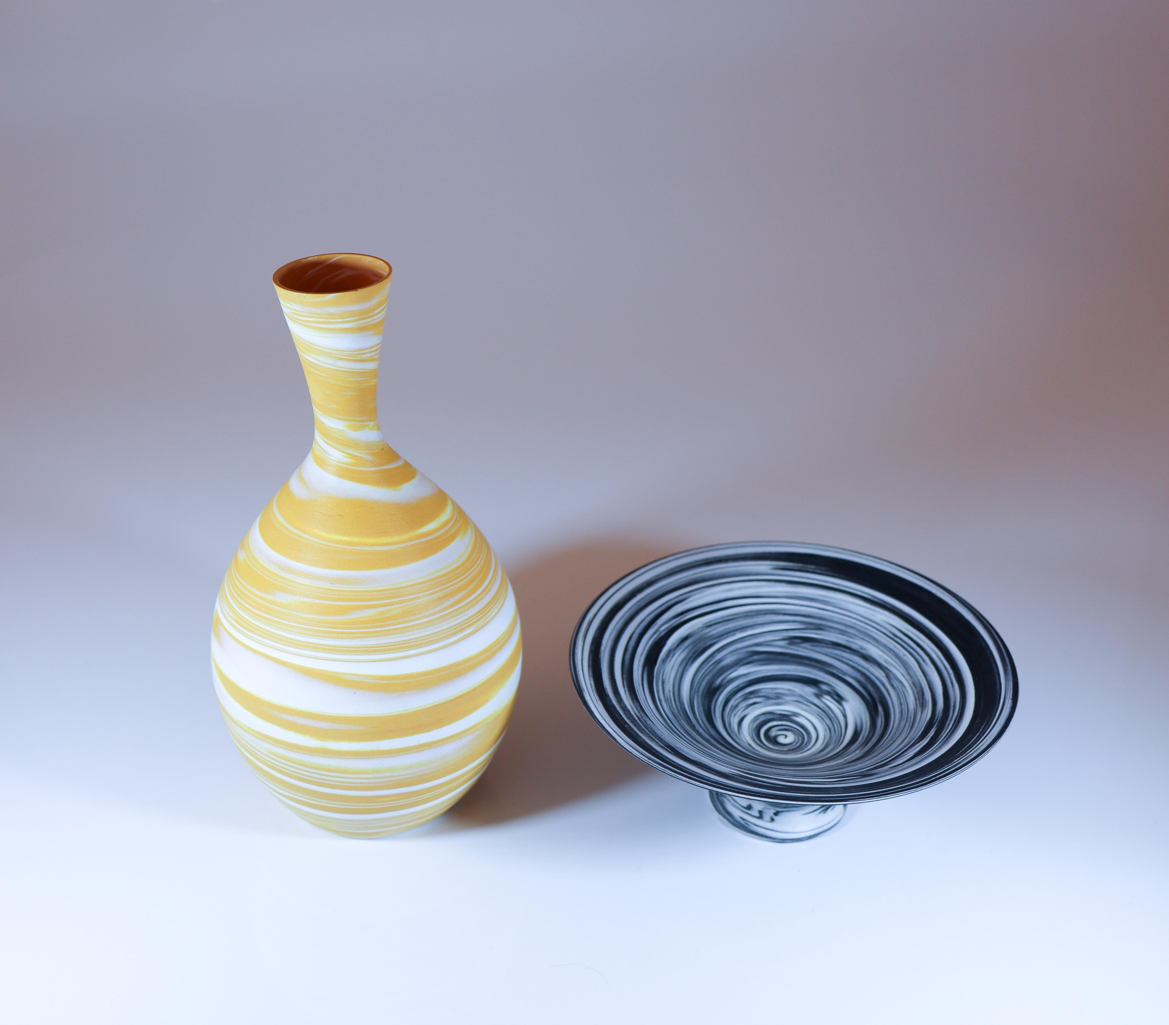 Swedish A set of a yellow & black swirl vase & bowl - Sven Wejsfelt Gustavsberg 1980s For Sale