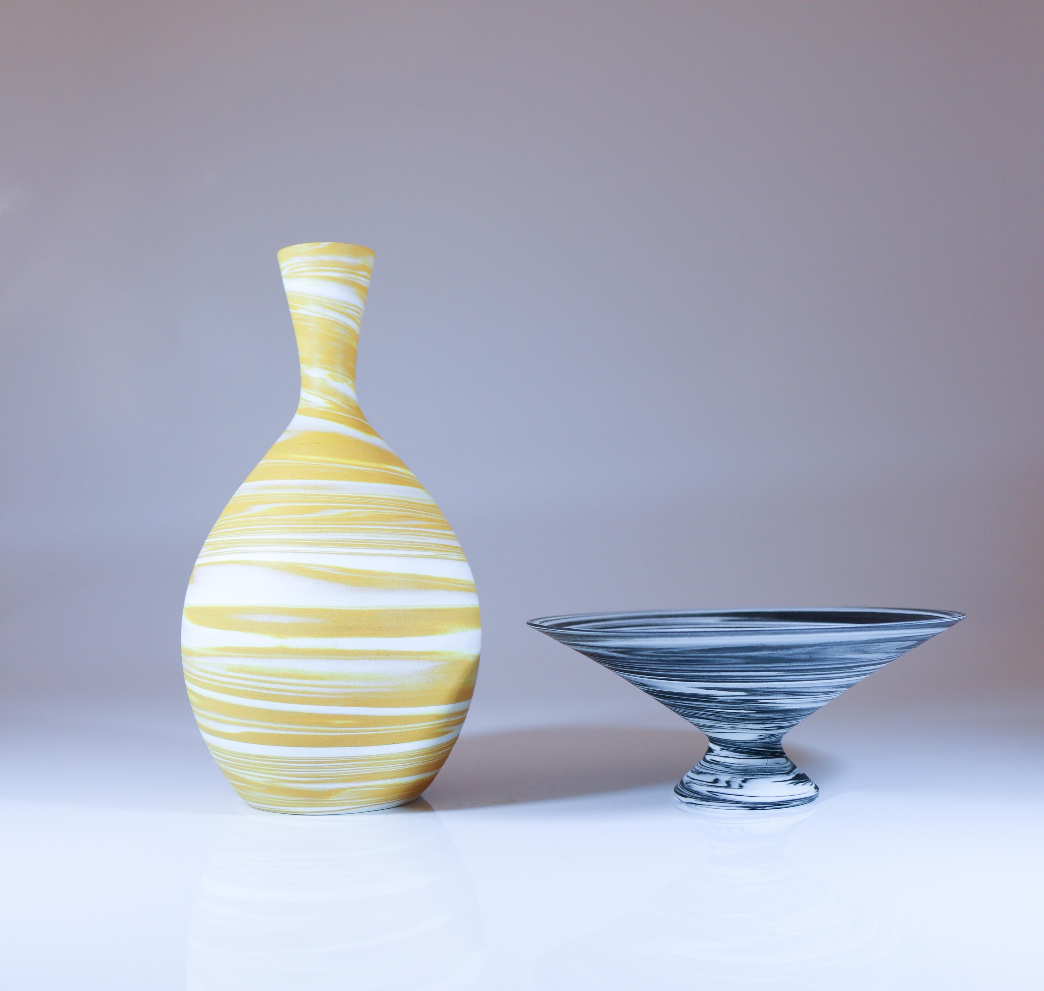 Ceramic A set of a yellow & black swirl vase & bowl - Sven Wejsfelt Gustavsberg 1980s For Sale