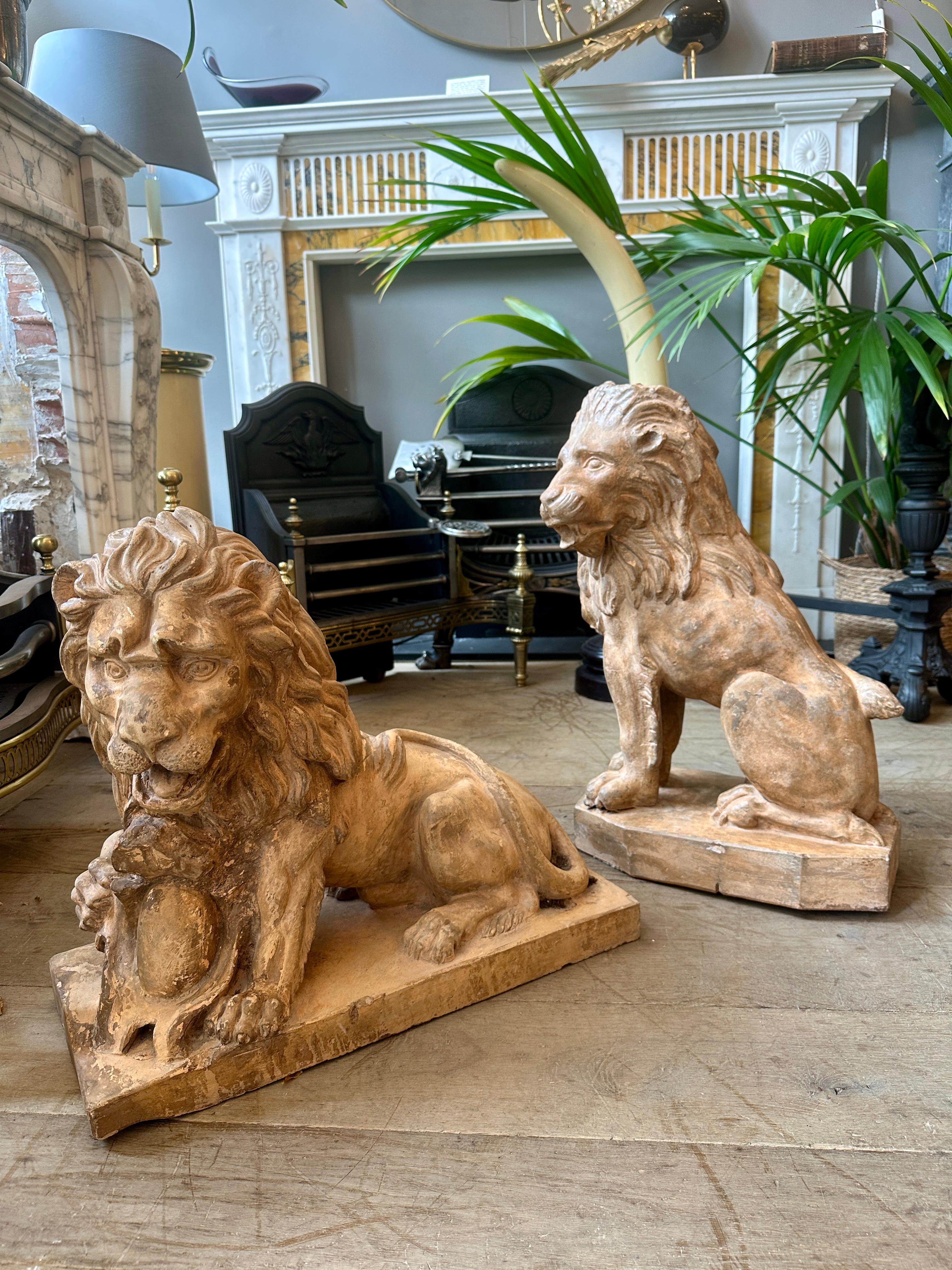 A Set Of Antique 19th C Terracotta Lion Sculptures im Angebot 10
