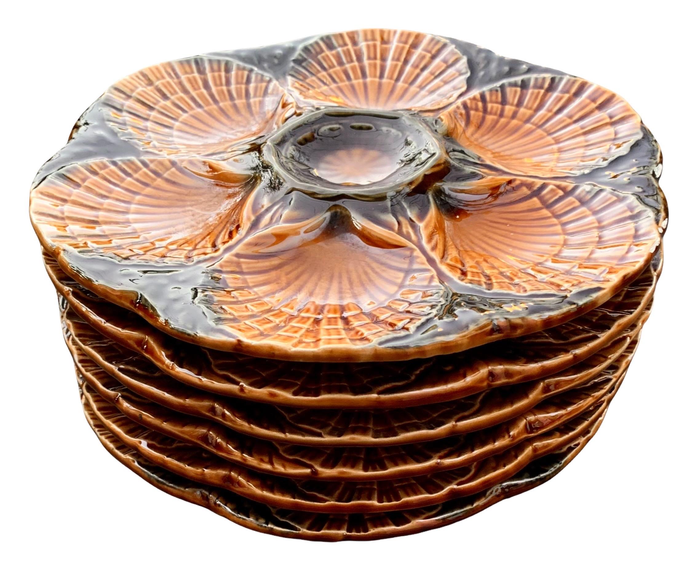 Set of Antique French Sarreguemines Faience Oyster Plates In Good Condition In New Orleans, LA
